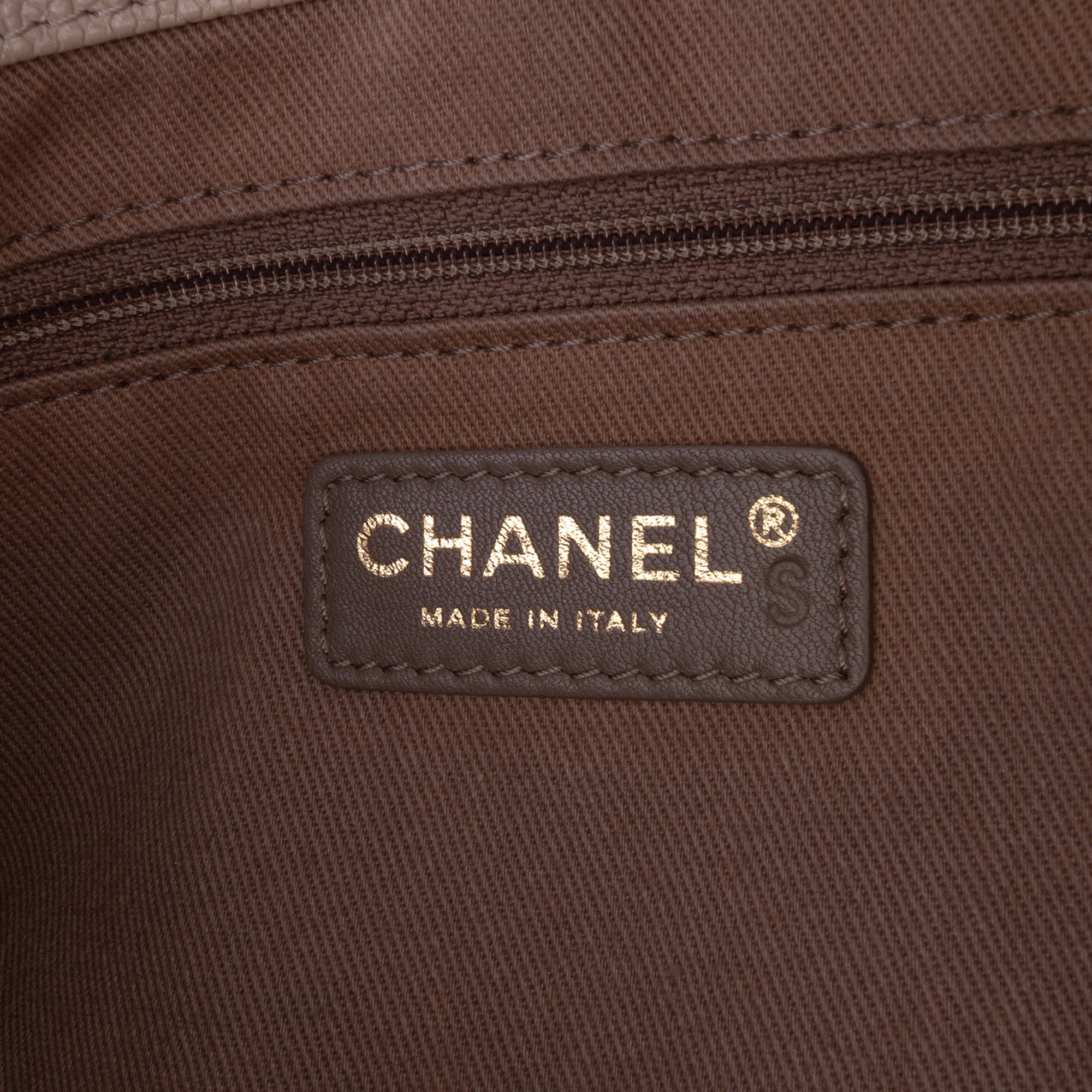 Medium Quilted Caviar Coco Pleats Messenger Flap