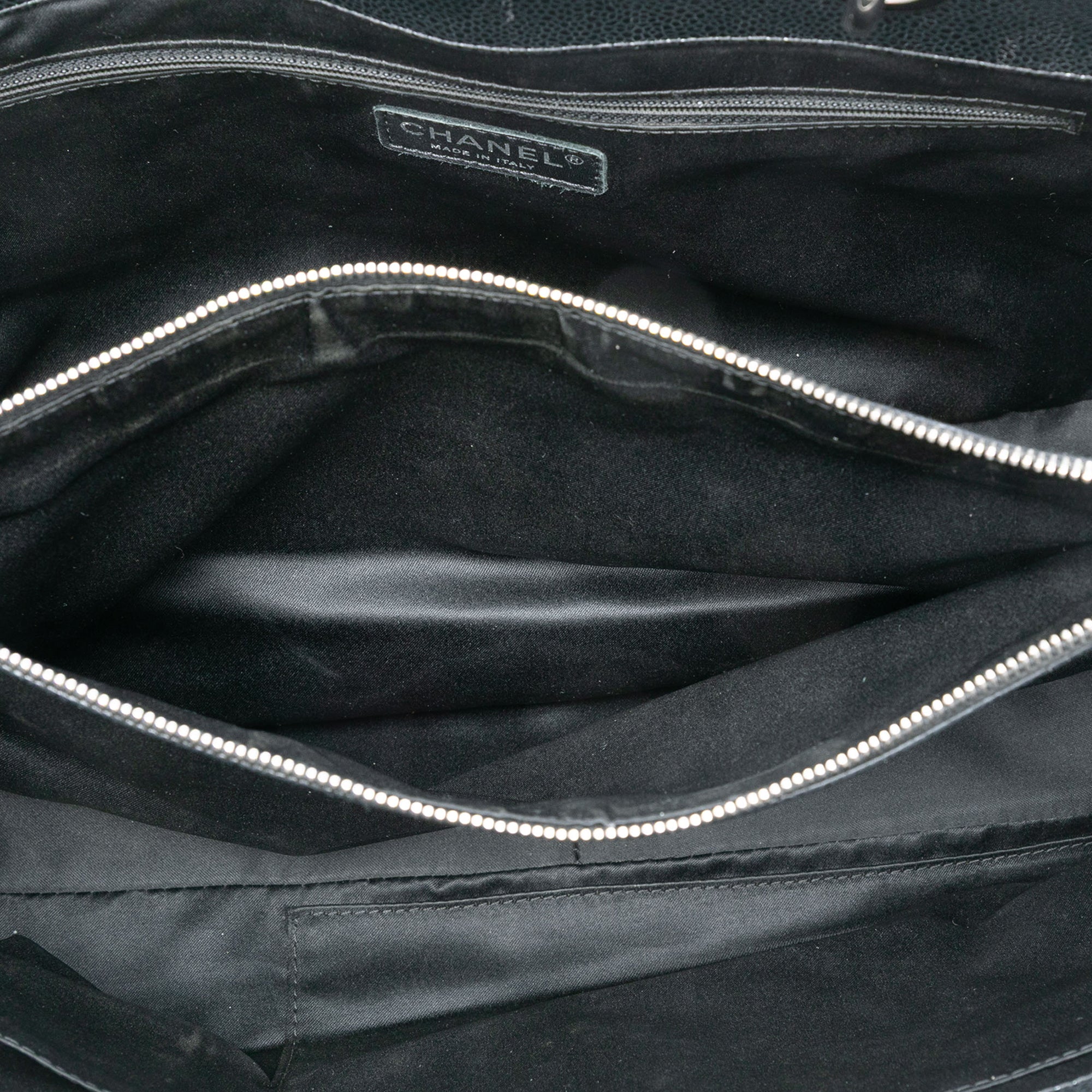 Caviar Grand Shopping Tote XL