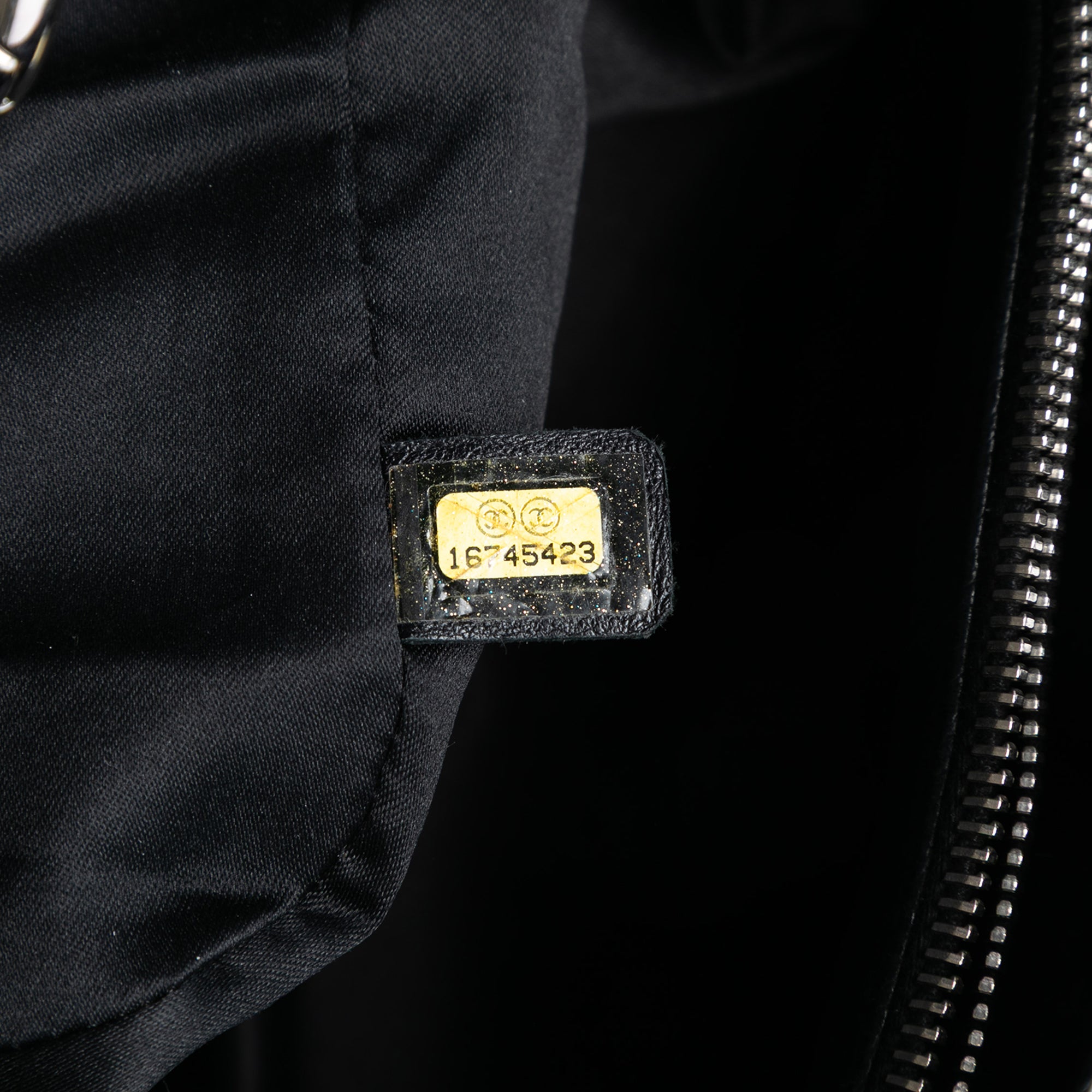 Caviar Grand Shopping Tote XL