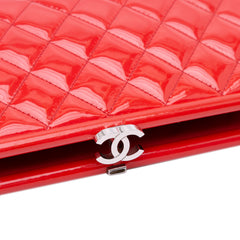CC Quilted Patent Kiss Lock Clutch