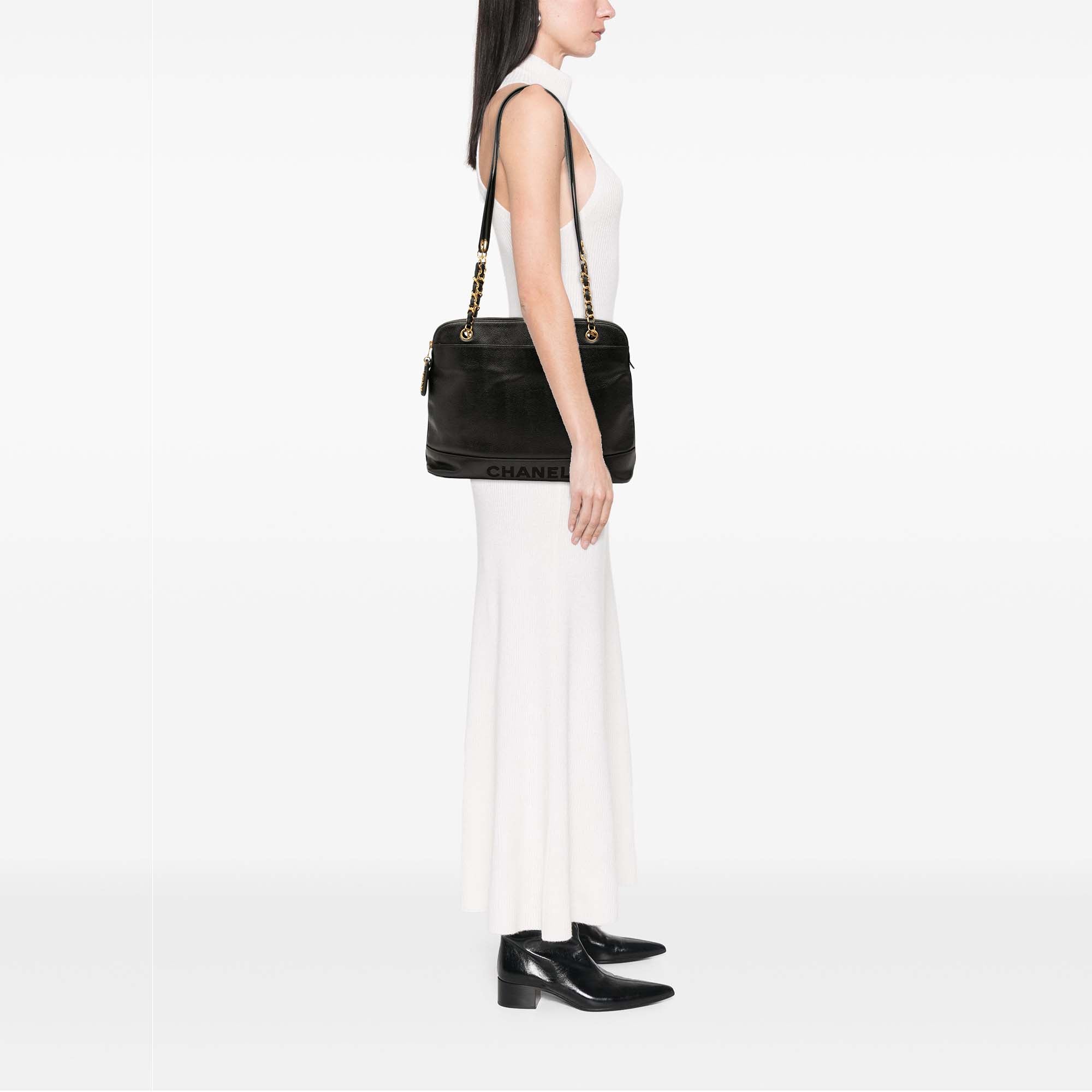 Caviar Logo Chain Shoulder Bag