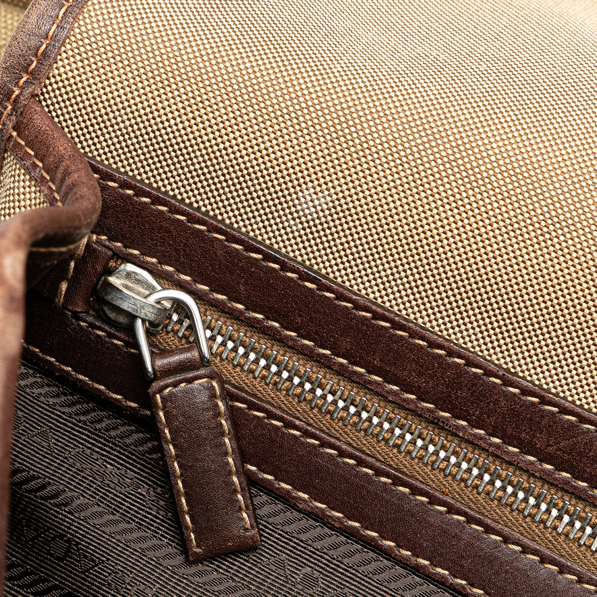 Canvas Canapa Logo Buckle Messenger Bag