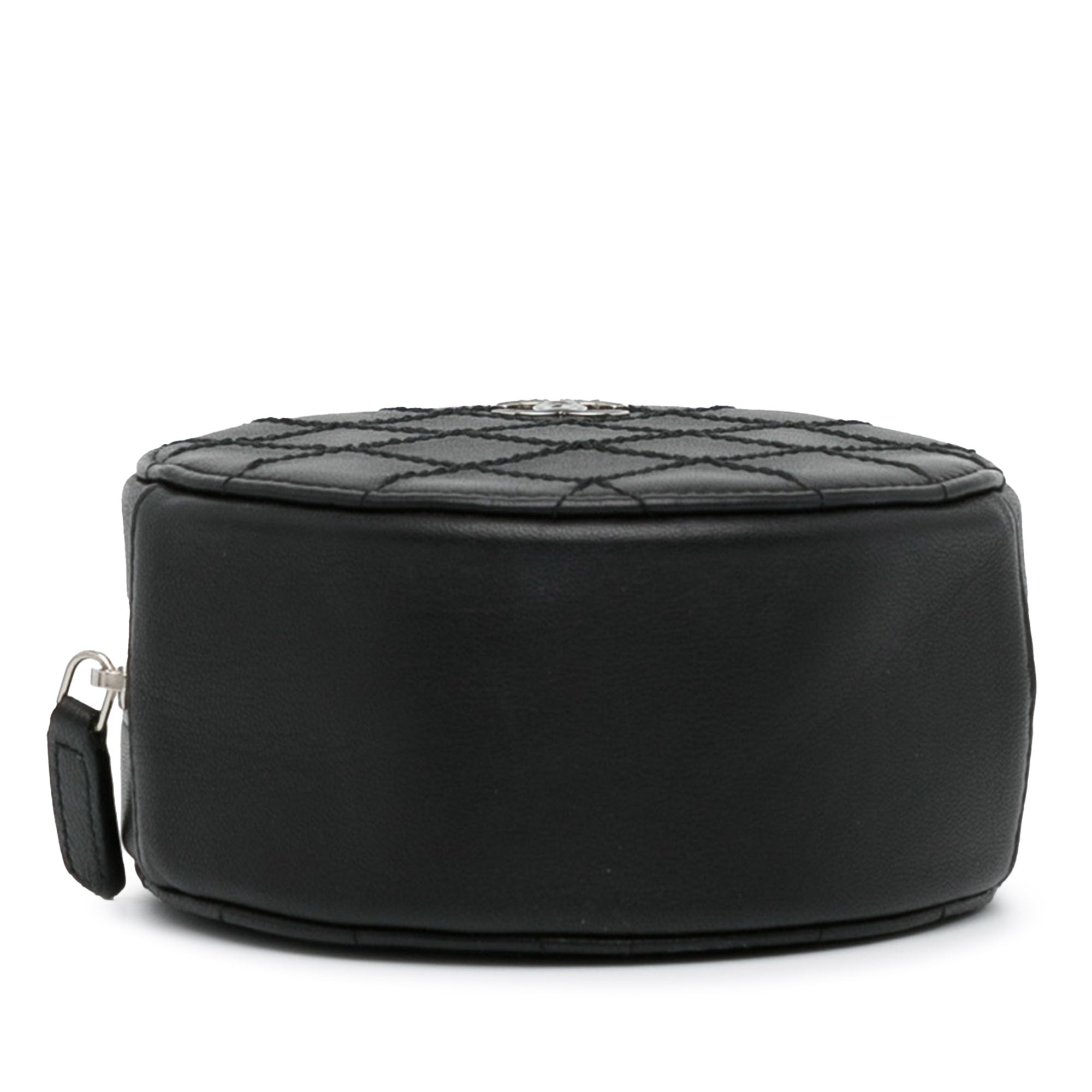 Quilted Lambskin Ultimate Stitch Round Clutch with Chain_4