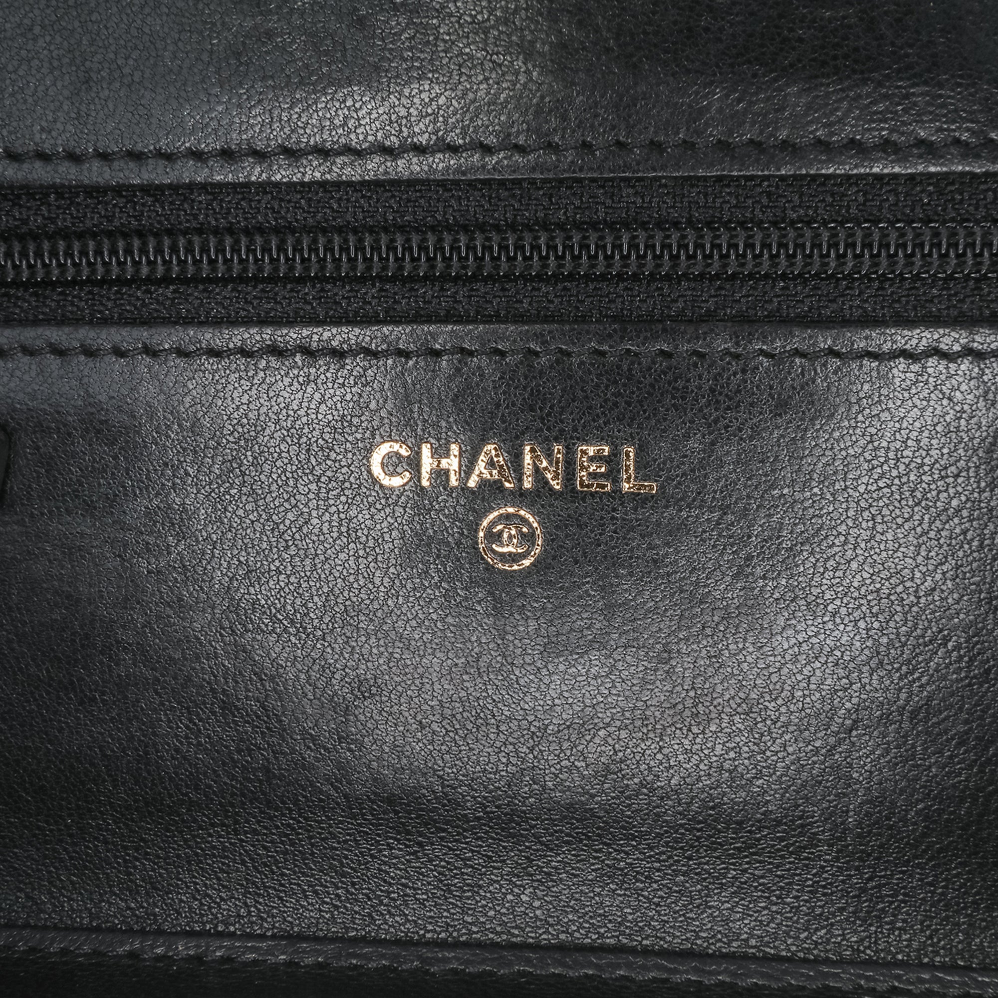 Lambskin Boy Wallet On Chain