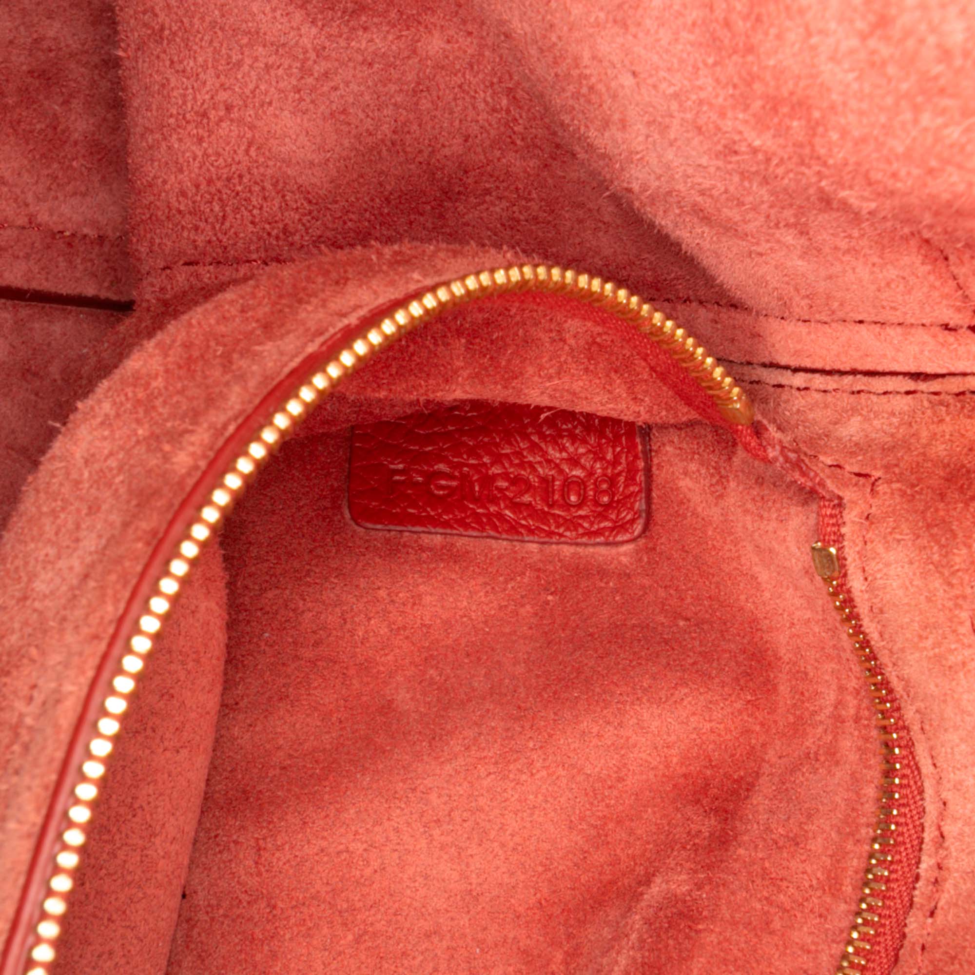 Medium Leather Seau Sangle Bucket Bag