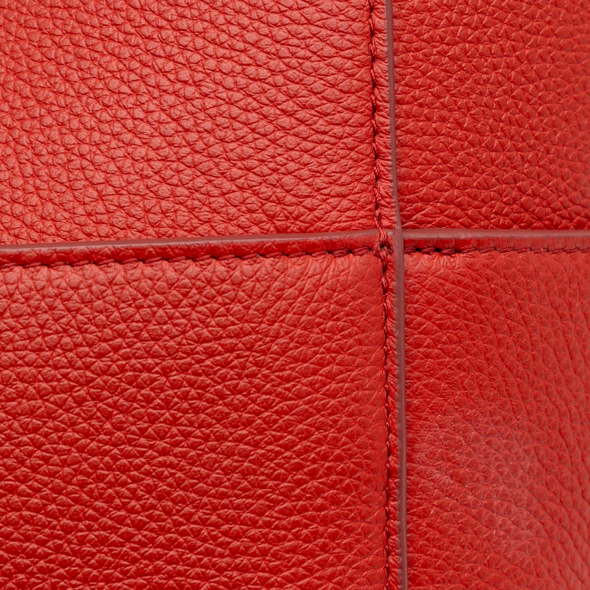 Medium Leather Seau Sangle Bucket Bag