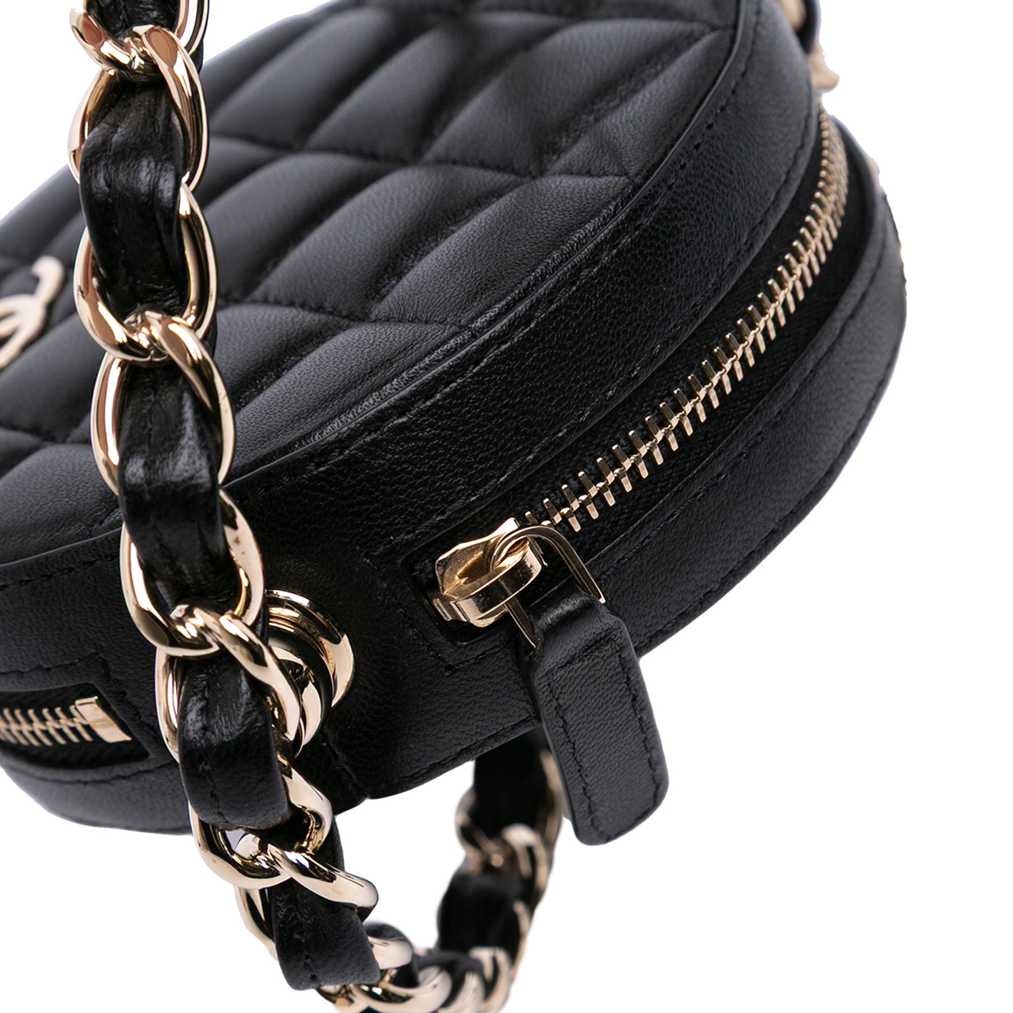 CC Quilted Lambskin Round Chain Around Clutch With Chain