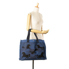 Toile Chevaux En Camouflage Beach Tote
