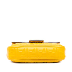 Zucca Embossed Chain Midi Baguette