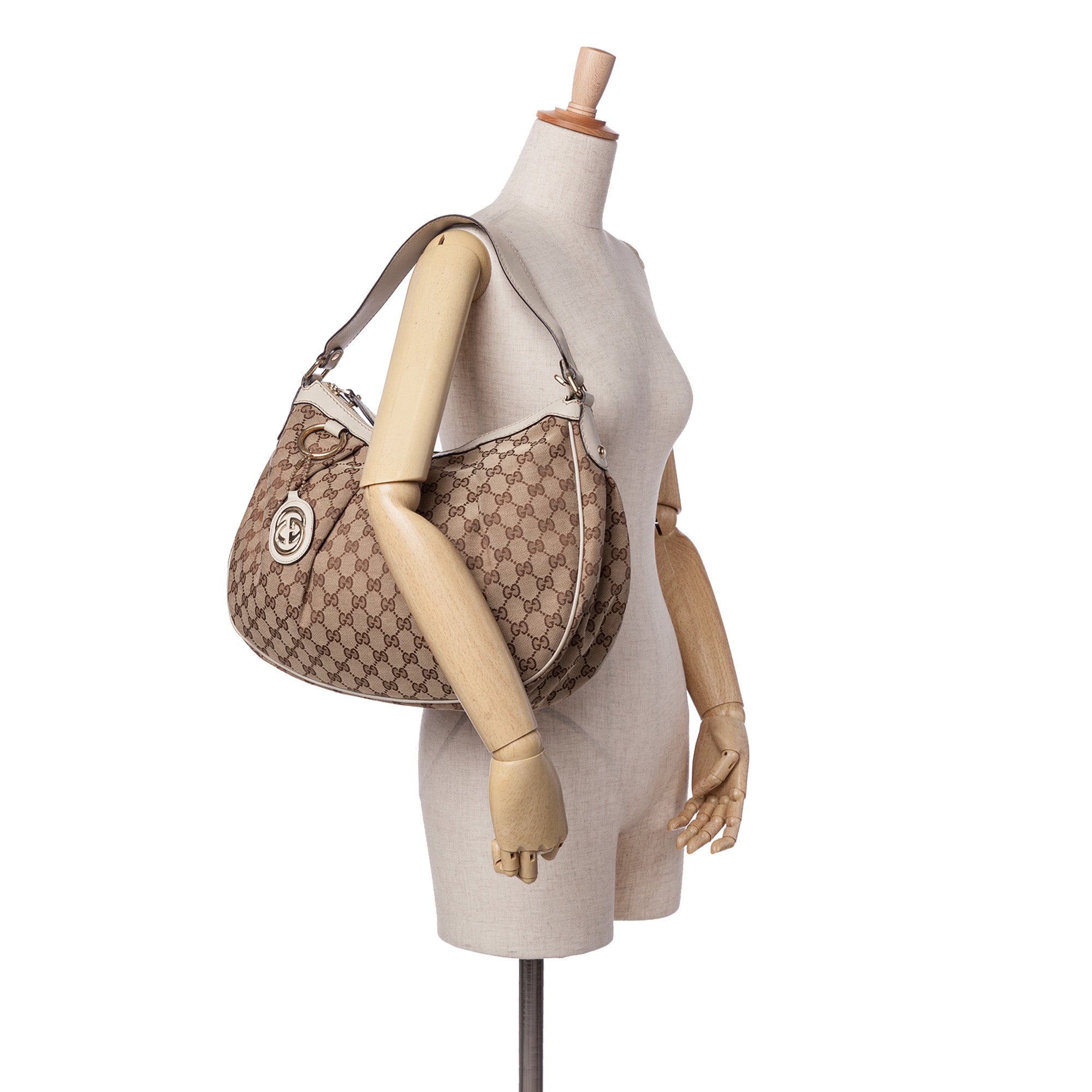 Medium GG Canvas Sukey Shoulder Bag