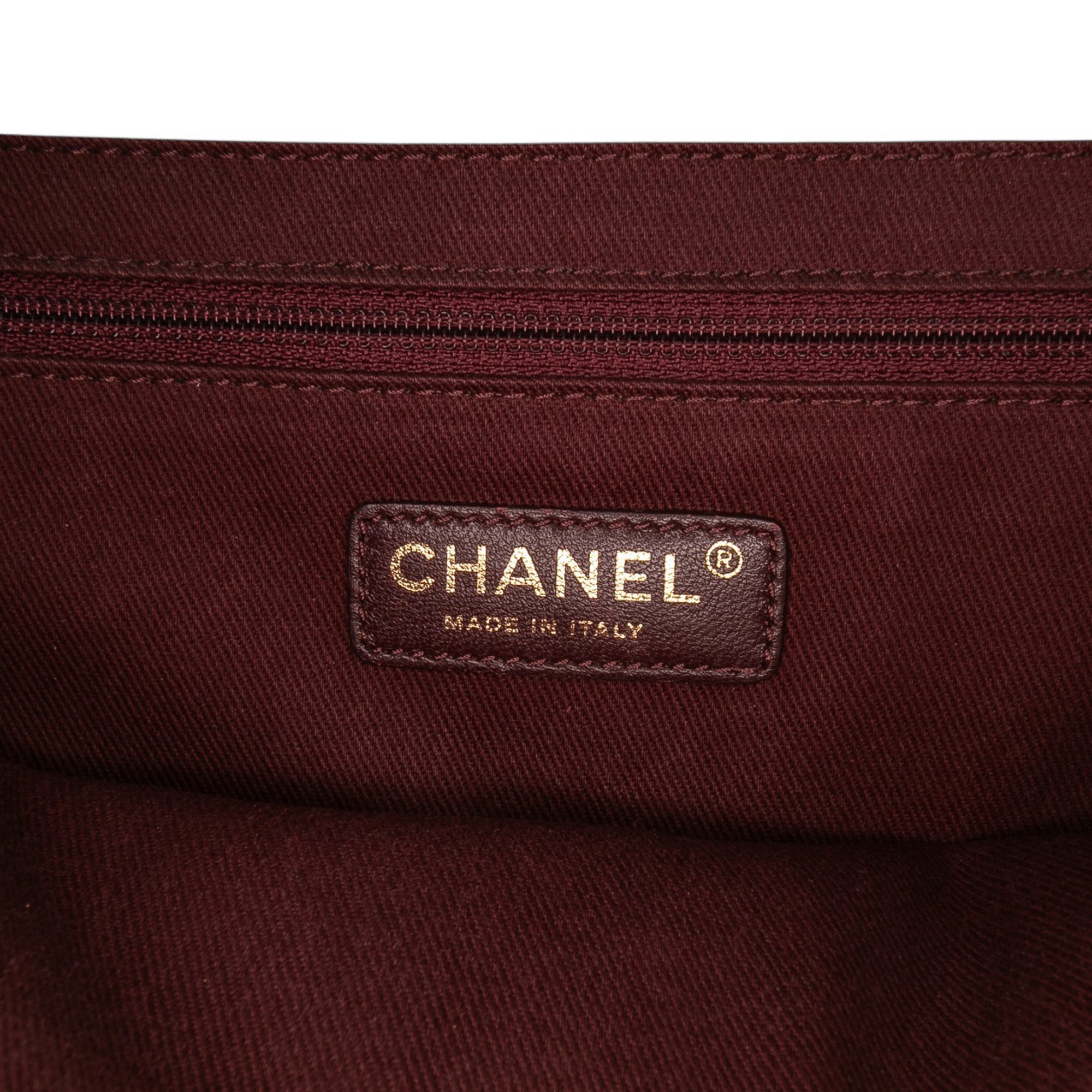 Jumbo CC Quilted Caviar Chunky Chain Flap