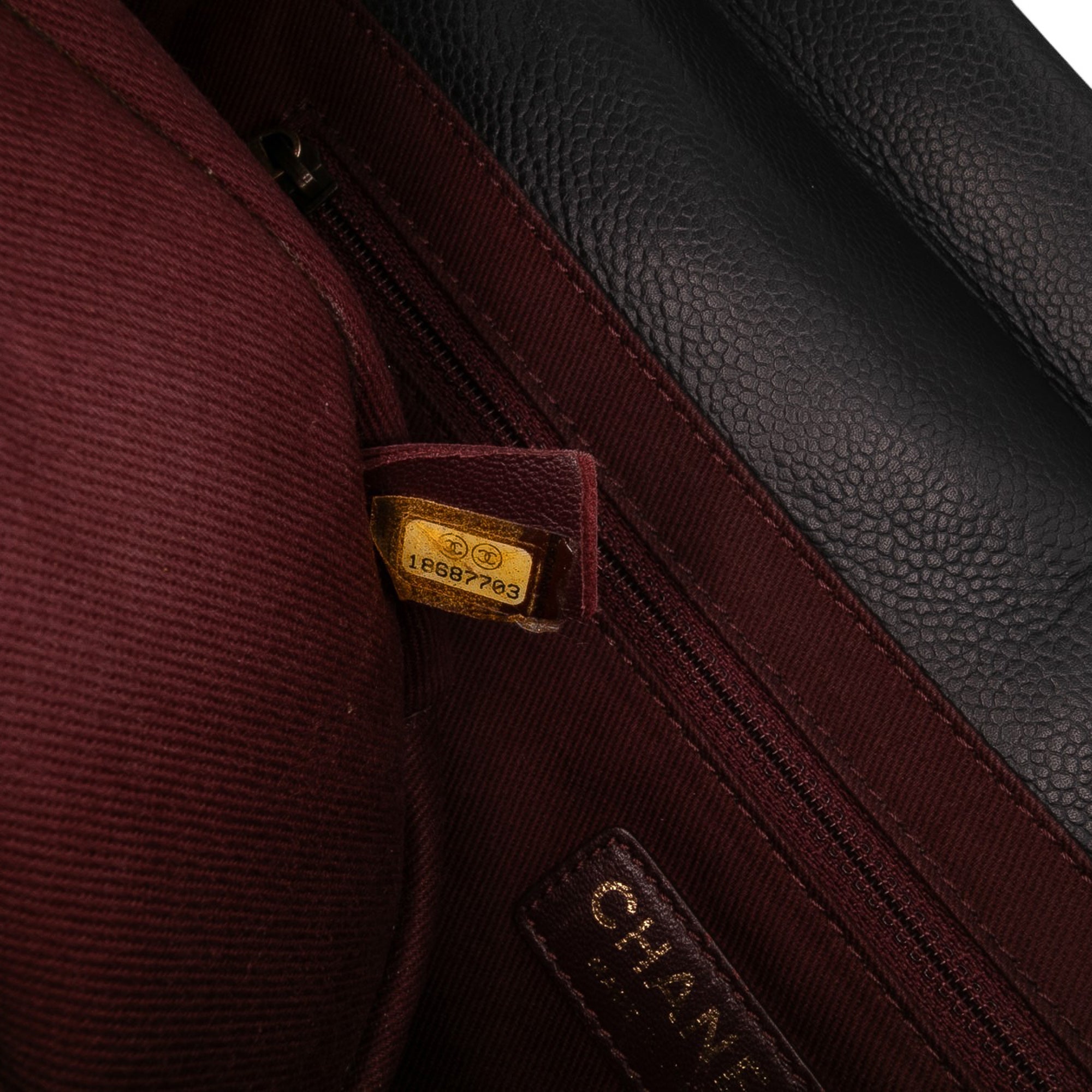 Jumbo CC Quilted Caviar Chunky Chain Flap