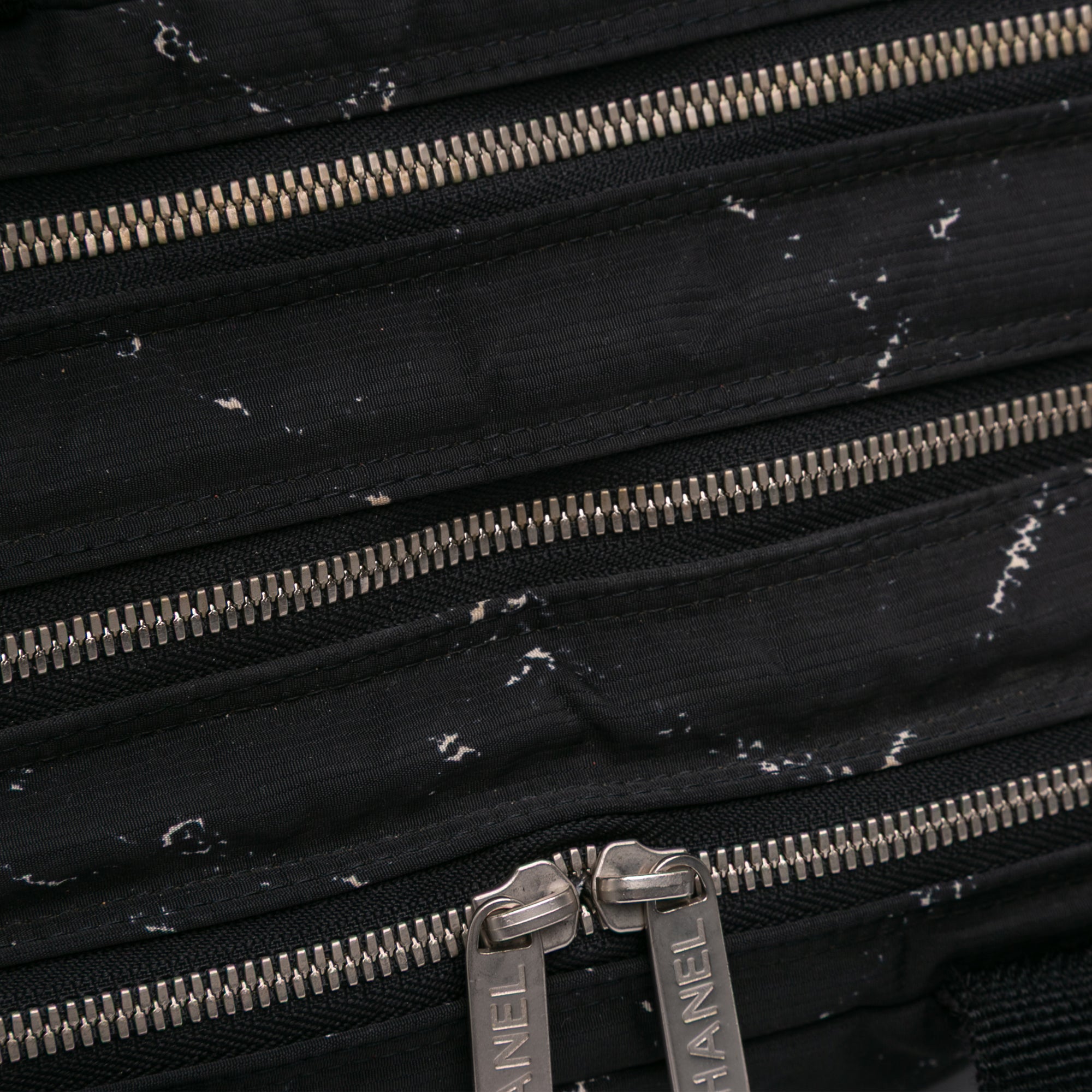 Old Travel Line Nylon Handbag