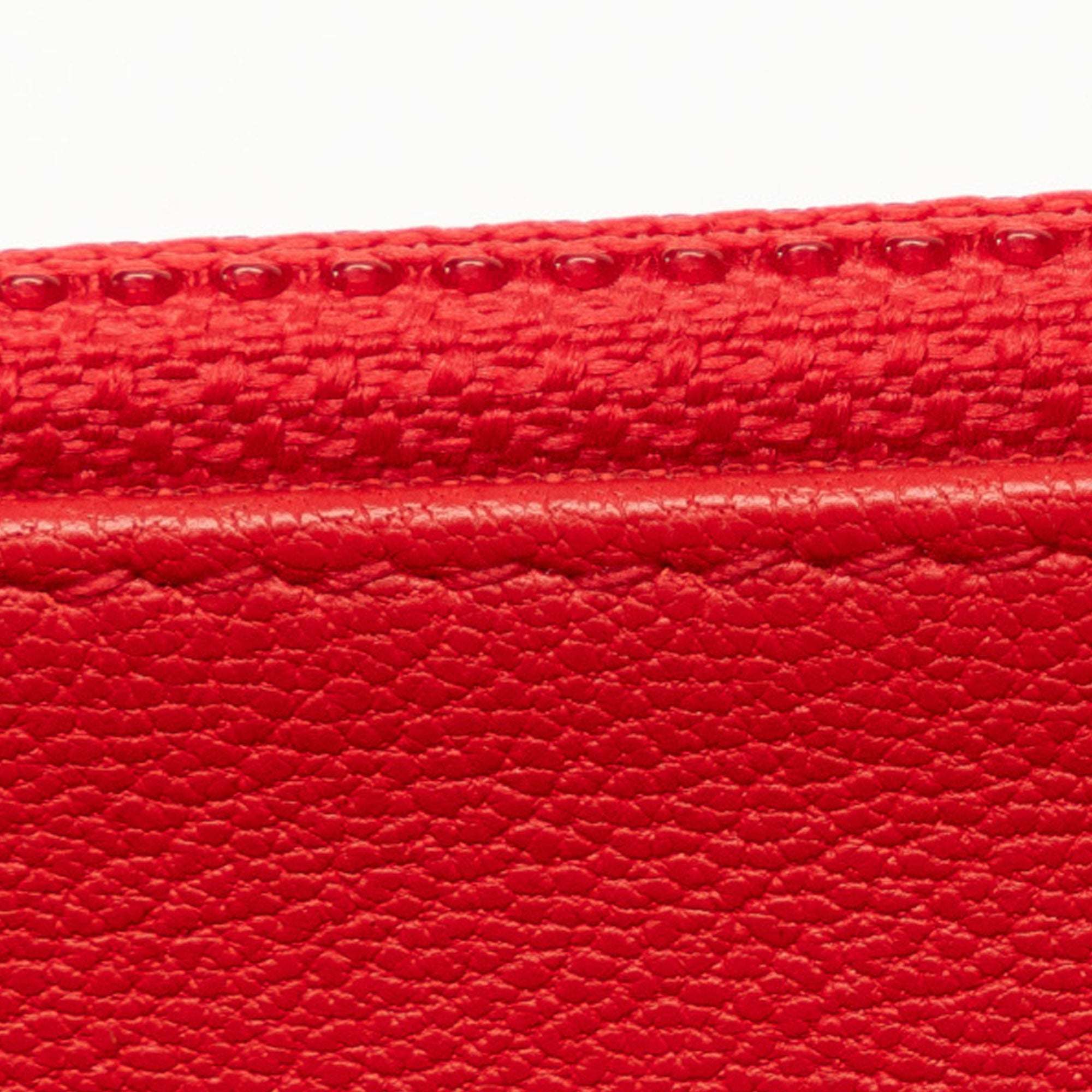 Grained Calfskin CC Box Wallet On Chain