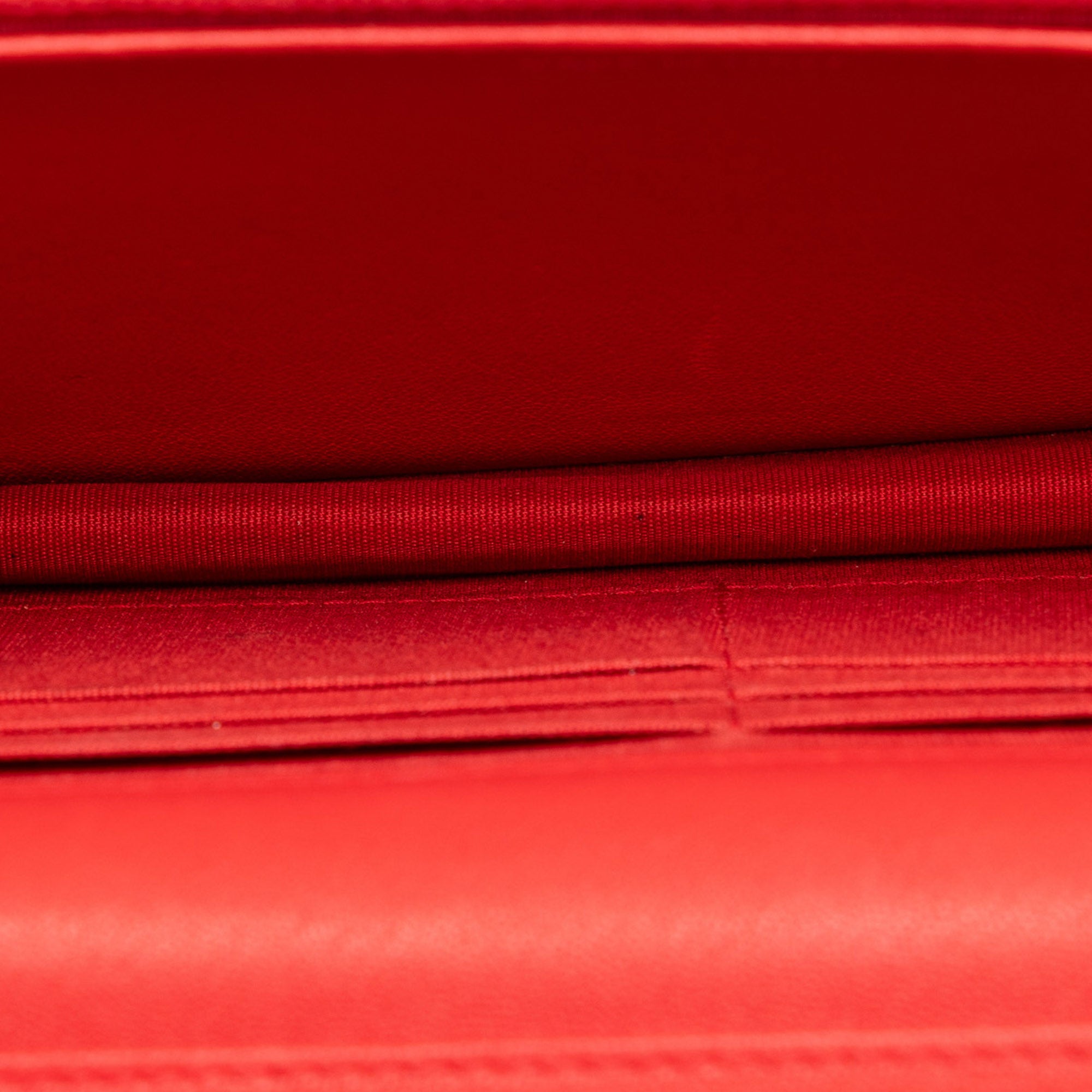 Grained Calfskin CC Box Wallet On Chain