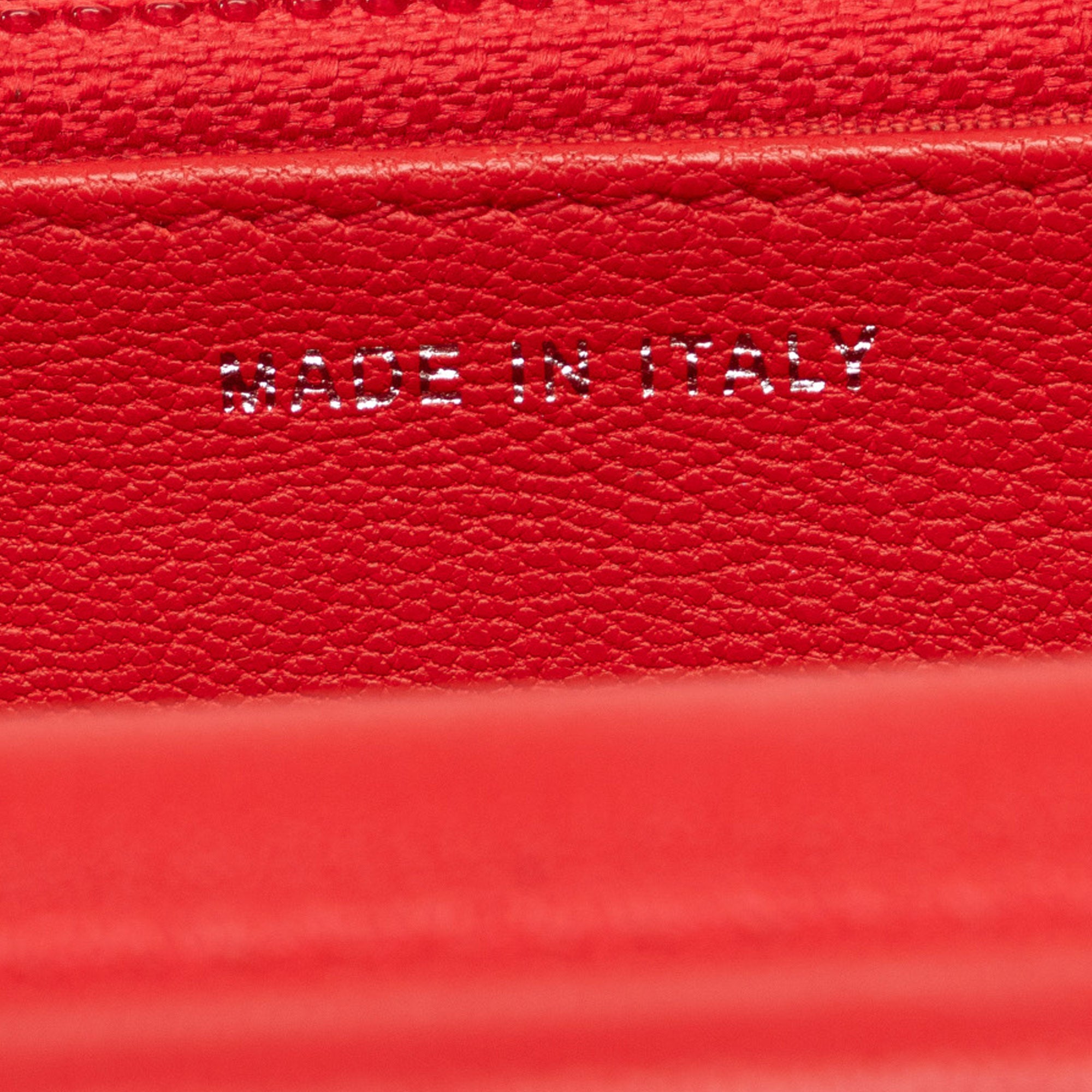 Grained Calfskin CC Box Wallet On Chain