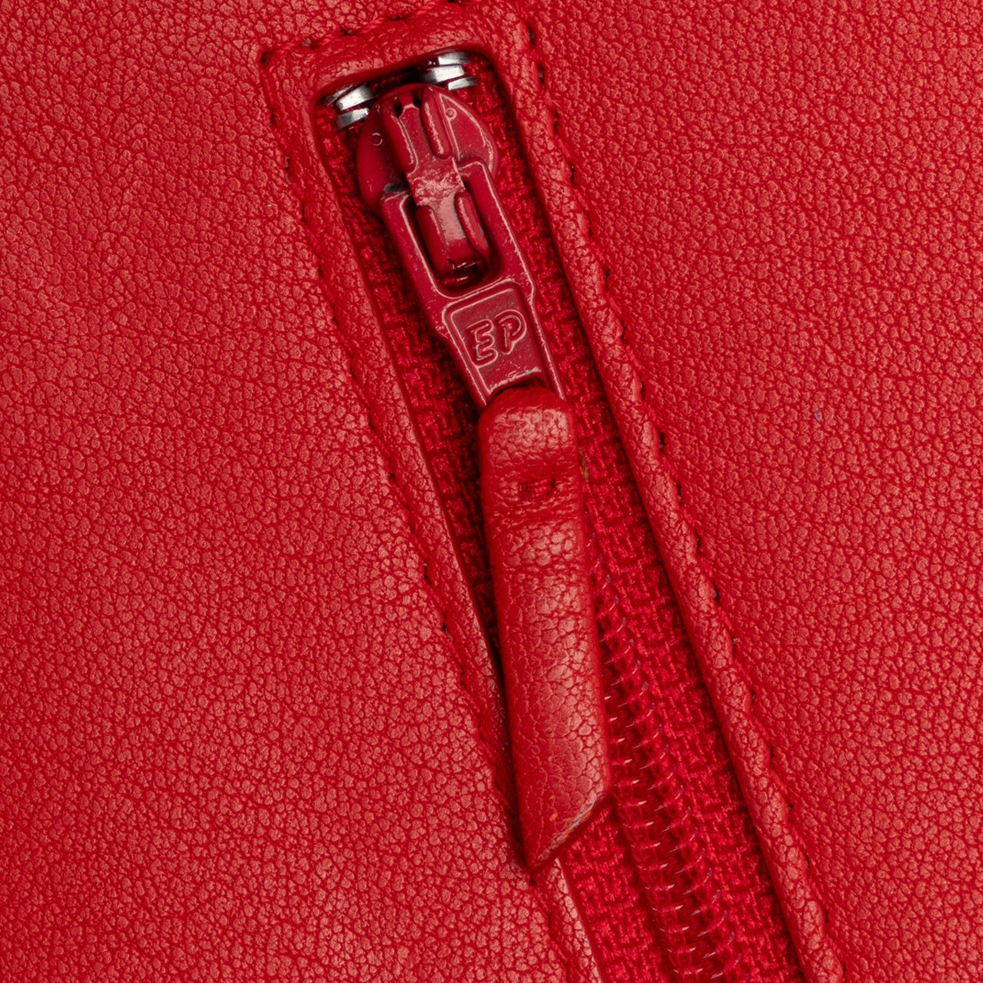 Grained Calfskin CC Box Wallet On Chain