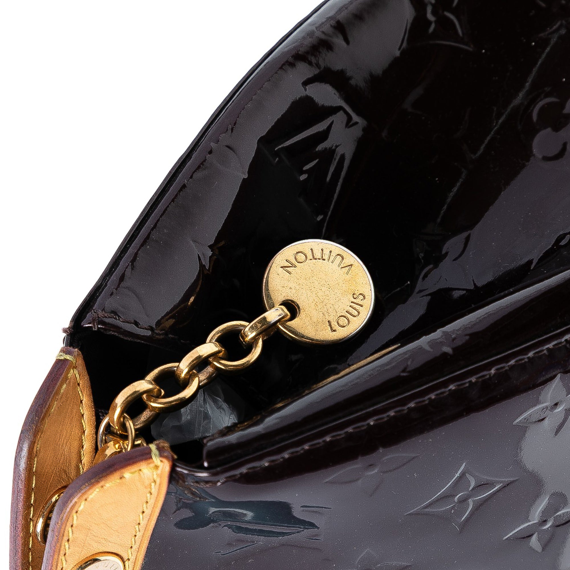 Monogram Vernis Brea MM