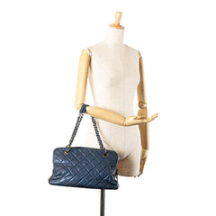 Quilted Iridescent Caviar Chic Shopping Tote