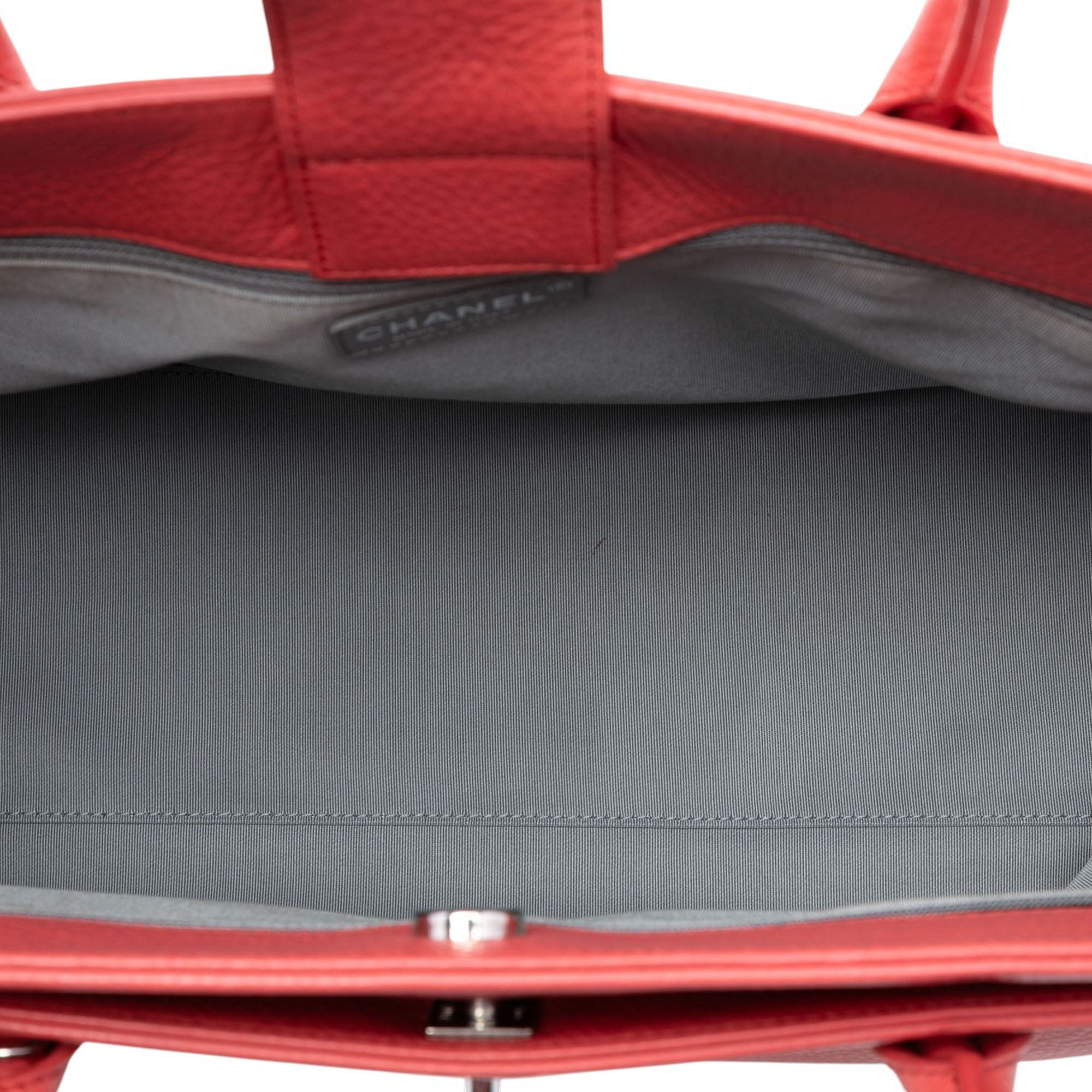 Medium Calfskin Executive Cerf Tote