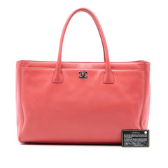 Medium Calfskin Executive Cerf Tote