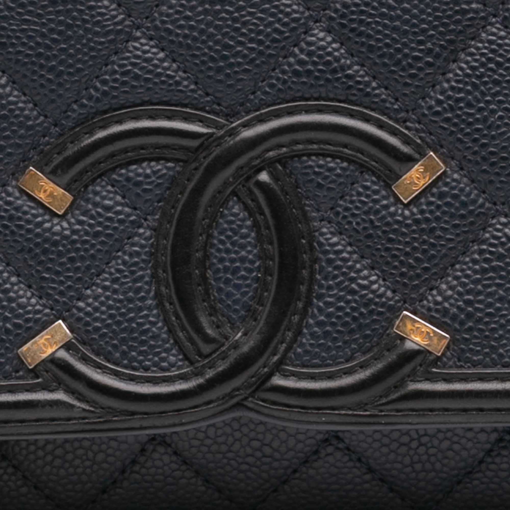 Medium Bicolor Caviar CC Filigree Flap