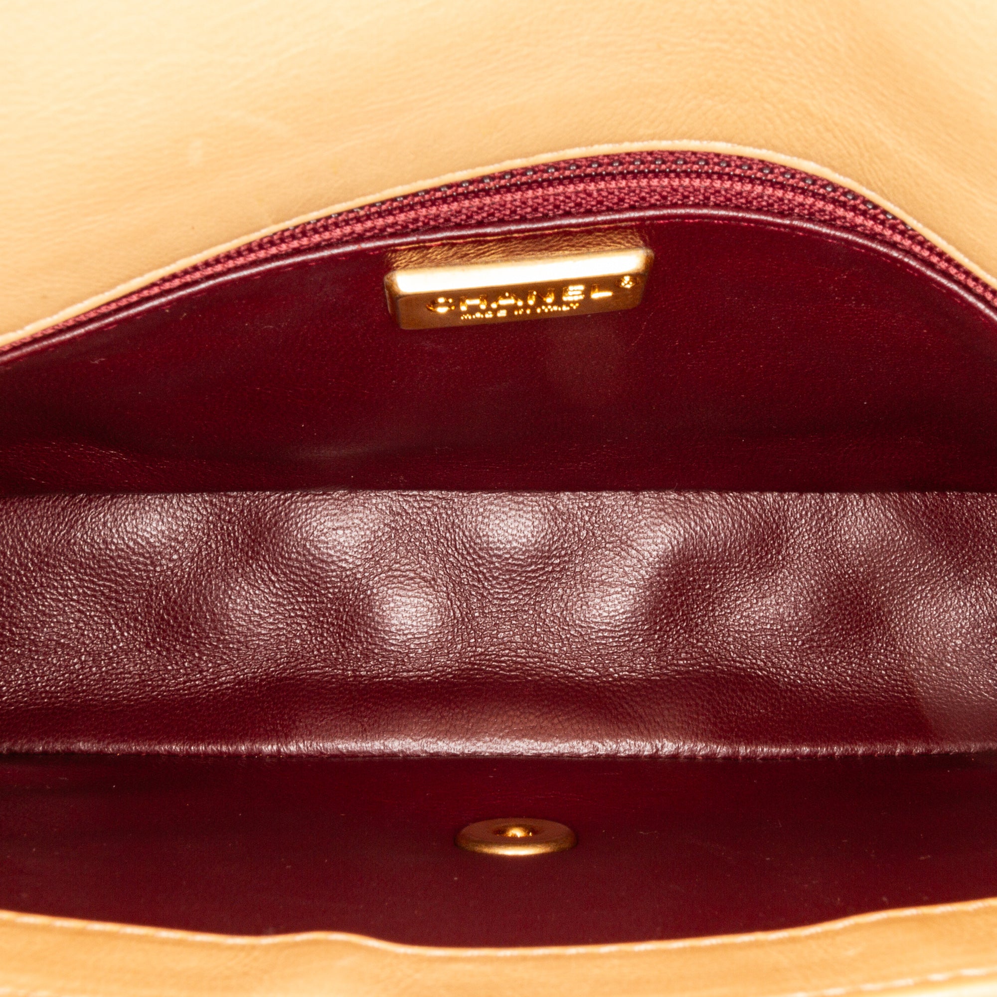 Medium Classic Lambskin Metal Edge Shoulder Bag