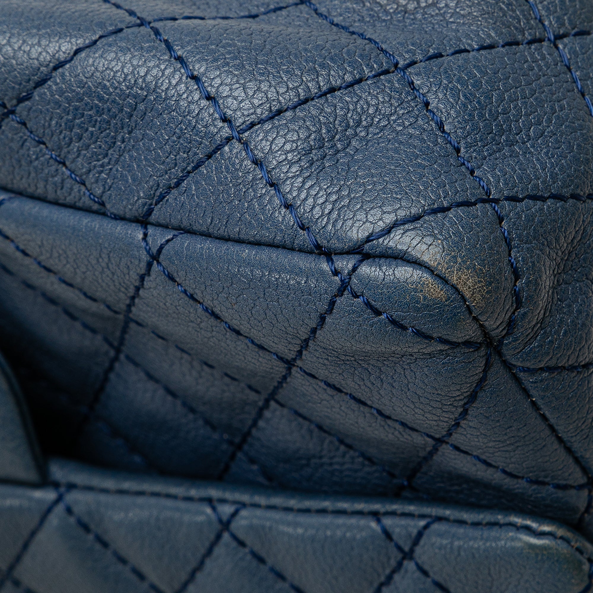 Medium Classic Caviar Double Flap