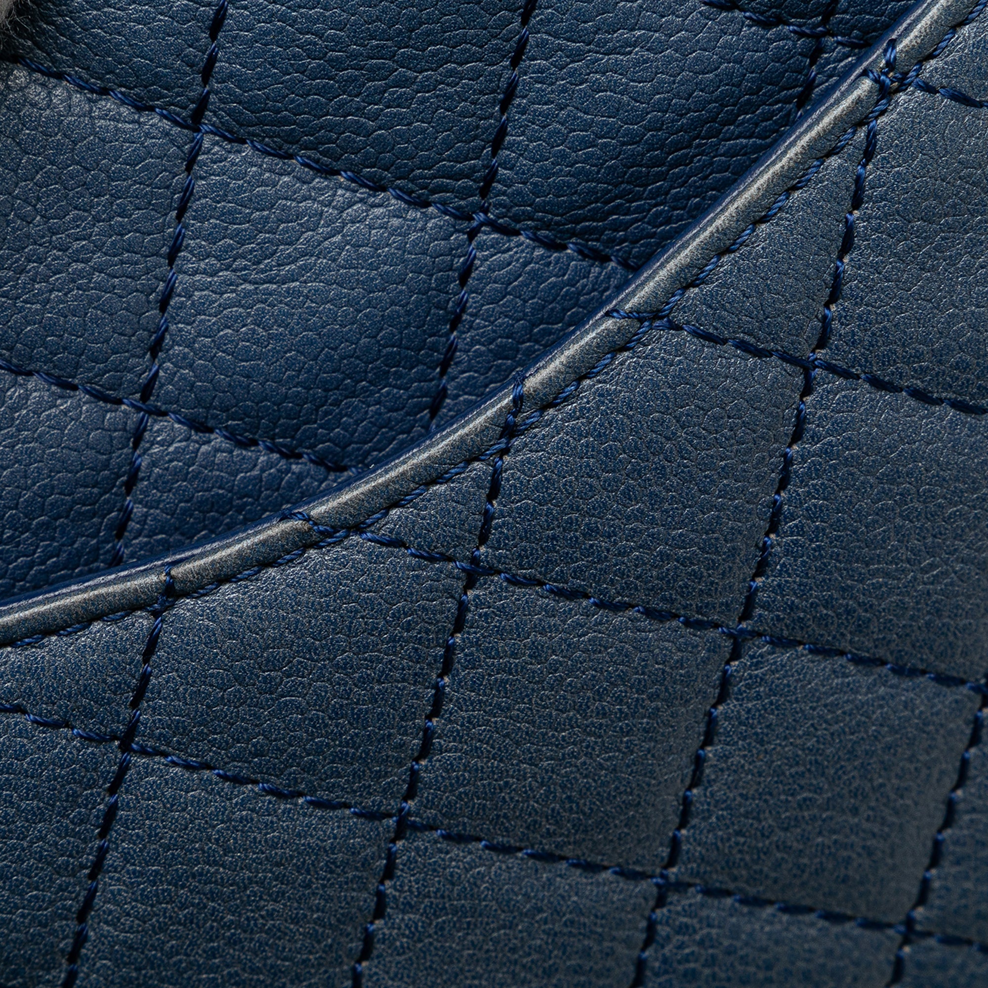 Medium Classic Caviar Double Flap