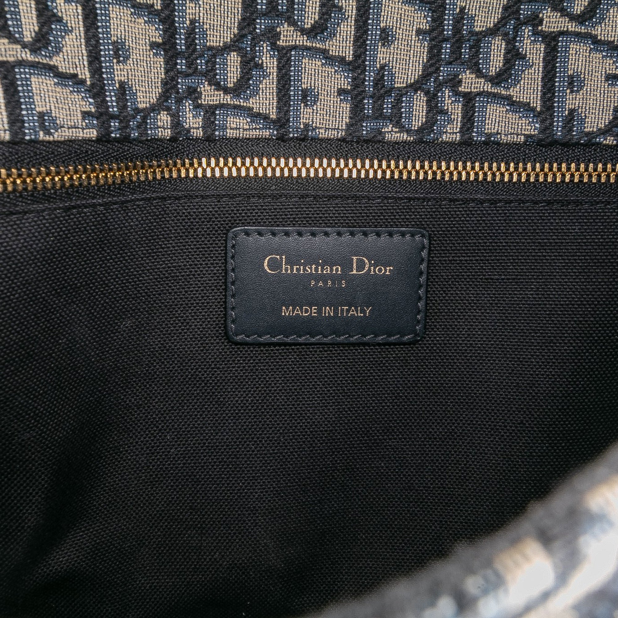 Oblique Canvas 30 Montaigne Flap