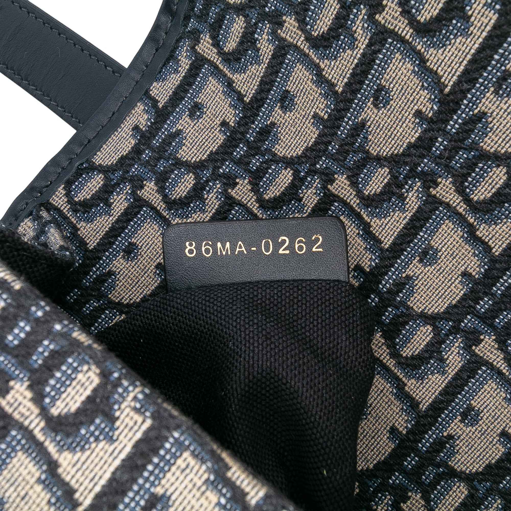 Oblique Canvas 30 Montaigne Flap