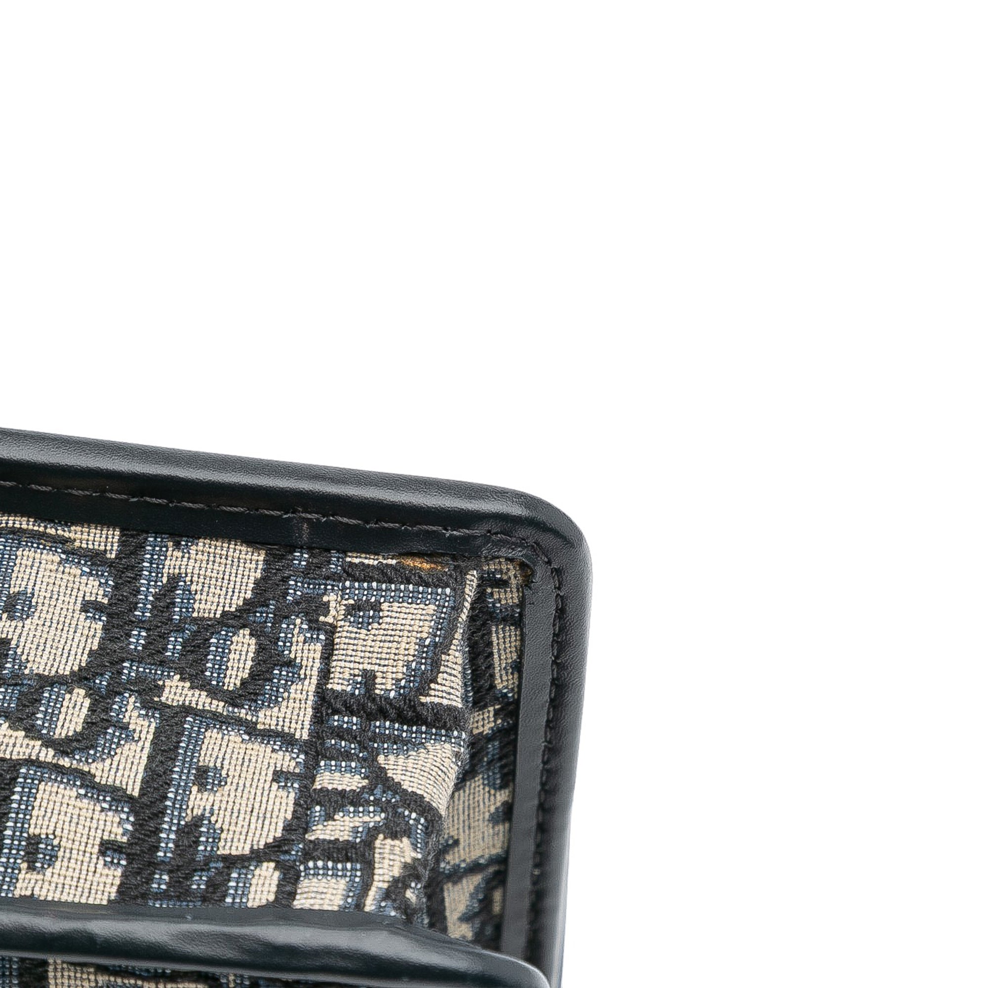 Oblique Canvas 30 Montaigne Flap