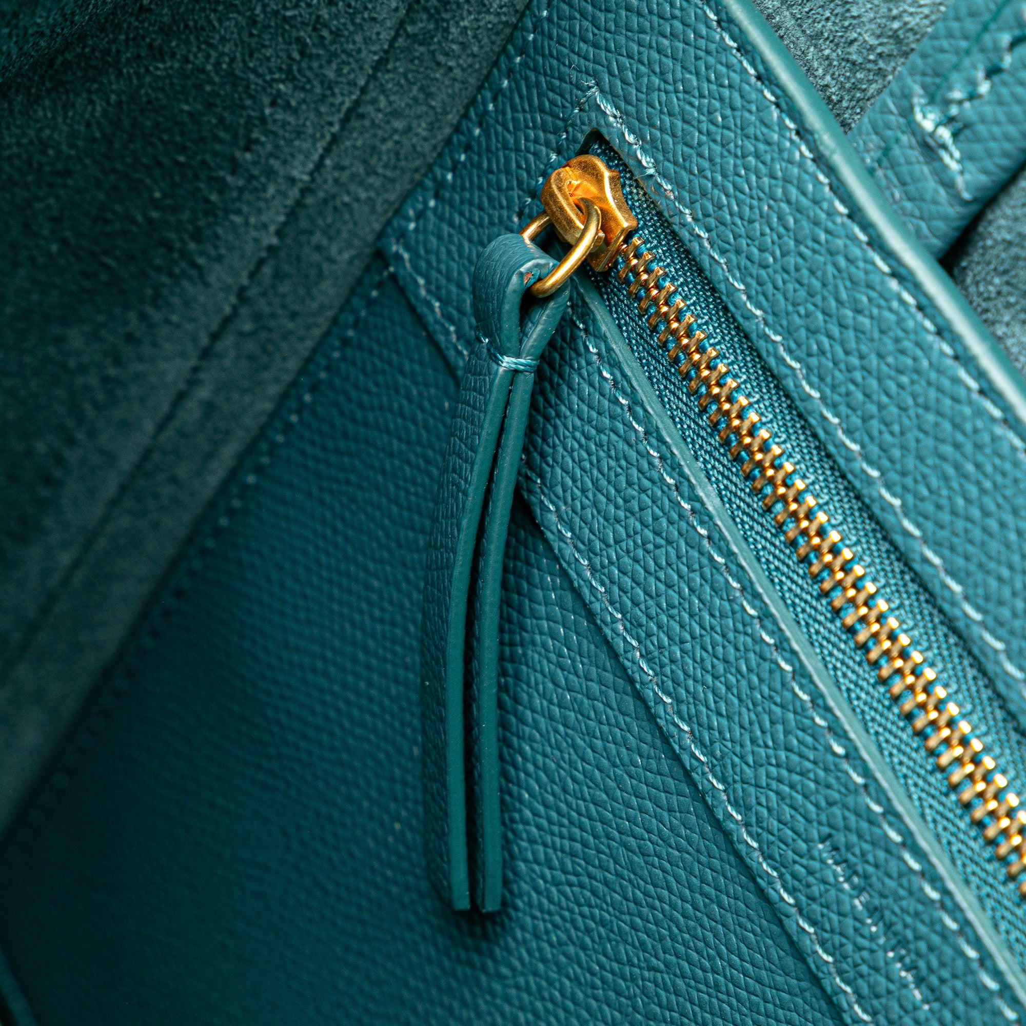 Small Grained Calfskin Vertical Cabas Satchel