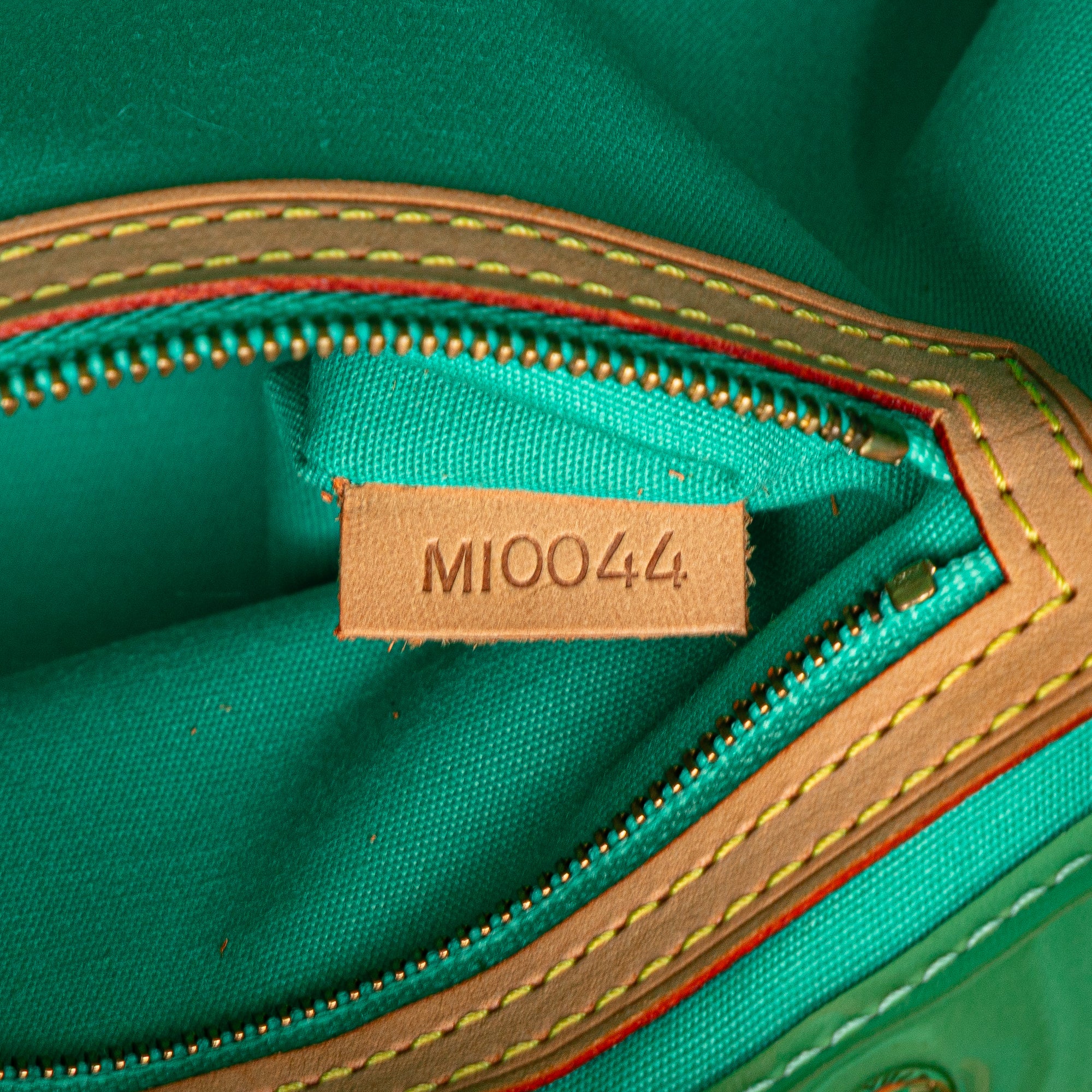 Monogram Vernis Reade PM