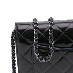 CC Quilted Patent Wallet On Chain