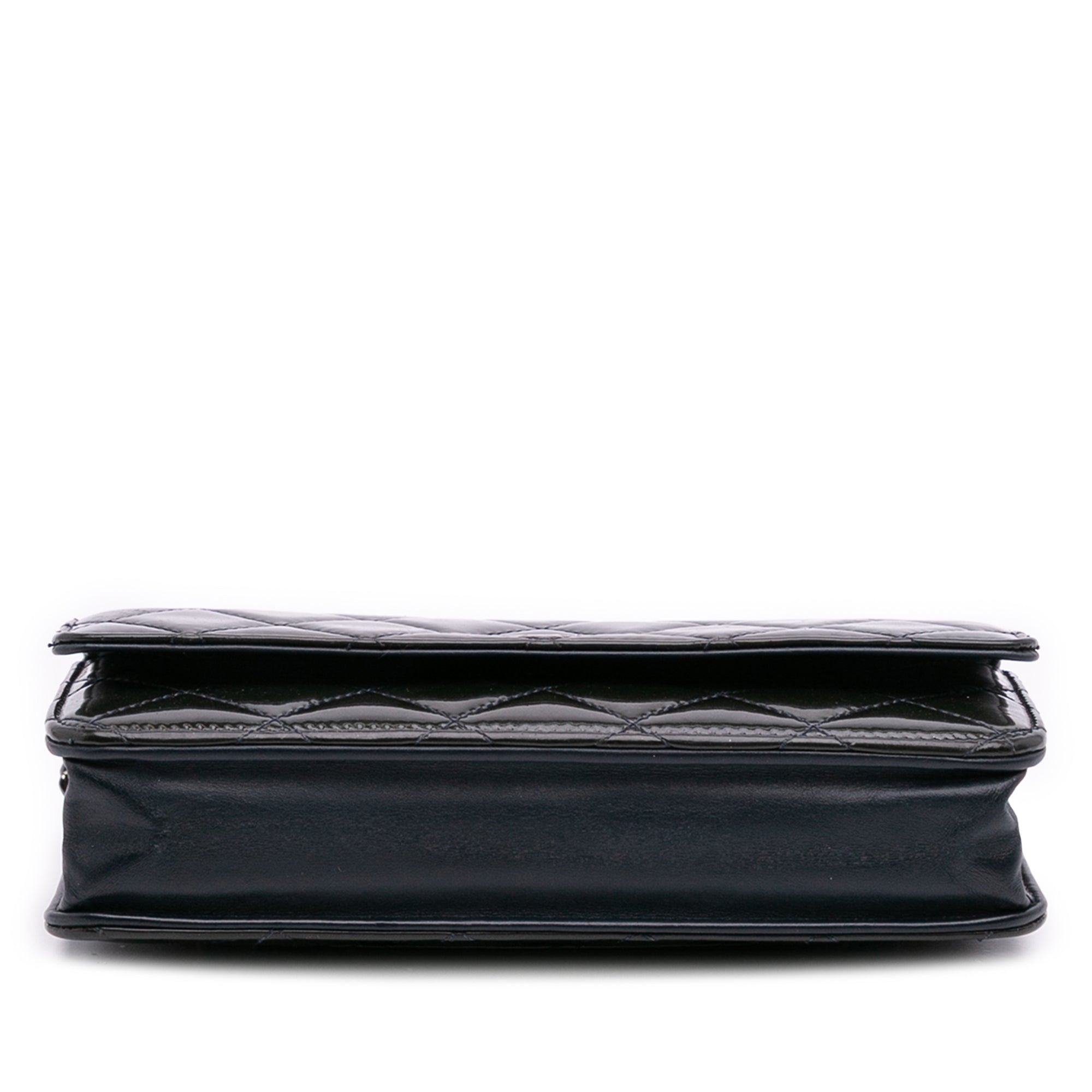 CC Quilted Patent Wallet On Chain