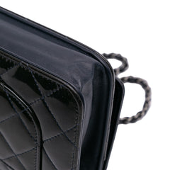 CC Quilted Patent Wallet On Chain
