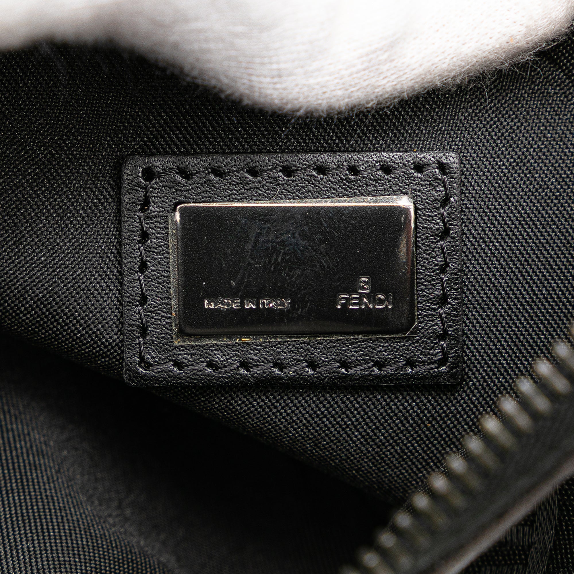 Zucchino Canvas Oyster Shoulder Bag