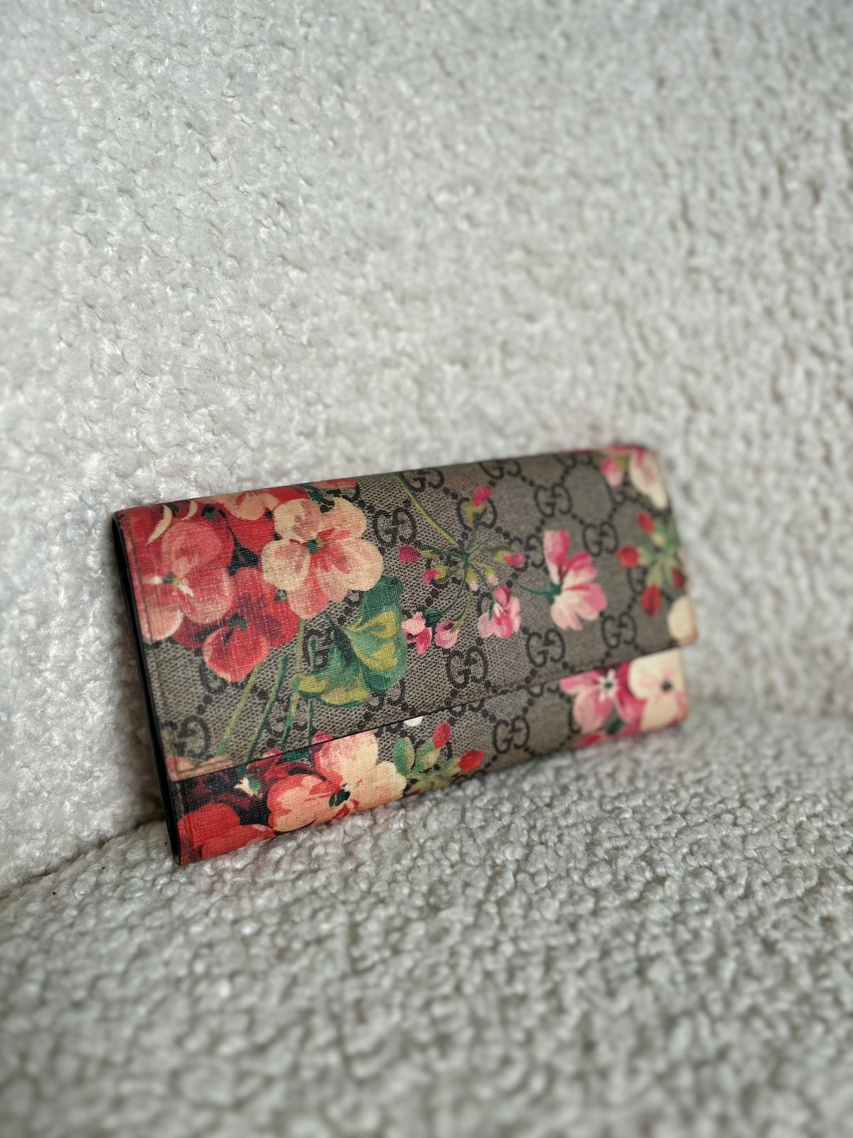 Gucci GG Supreme Blooms Continental Wallet