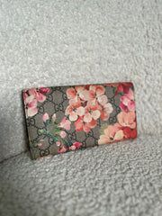 Gucci GG Supreme Blooms Continental Wallet