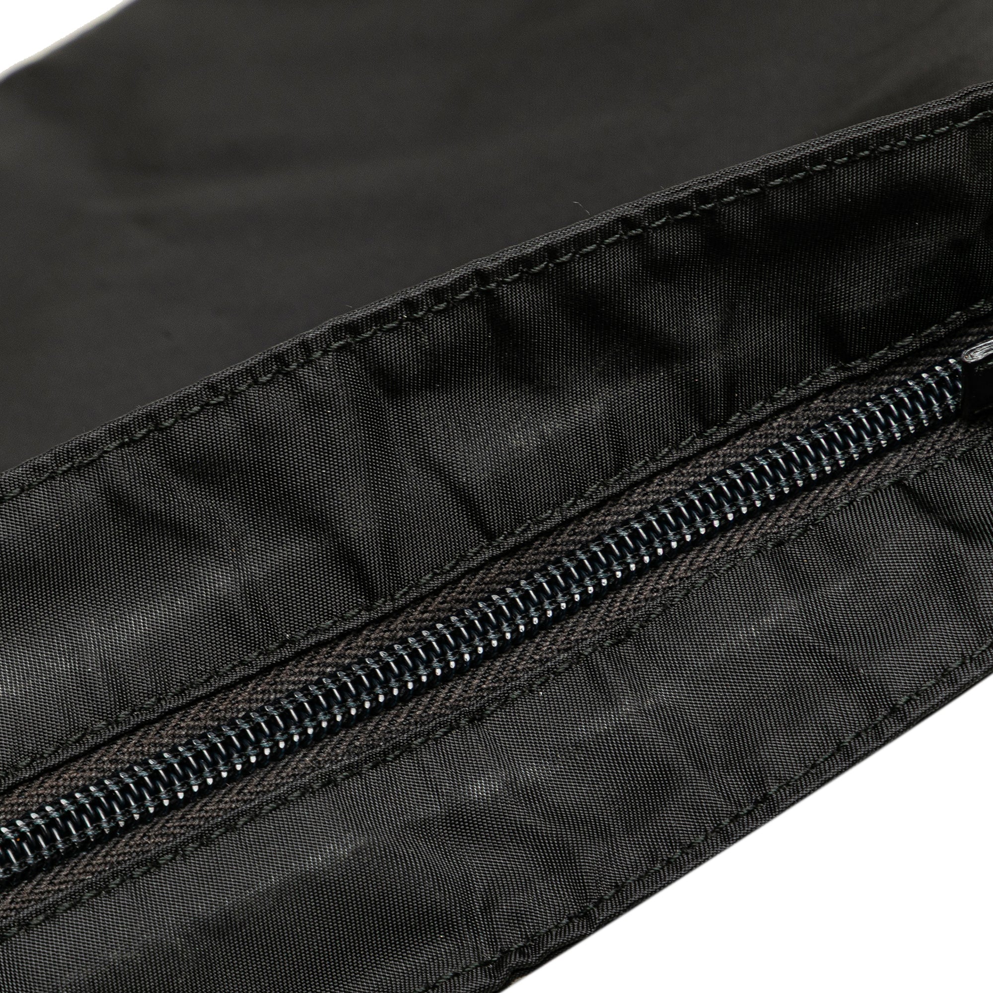 Tessuto Zip Top Crossbody