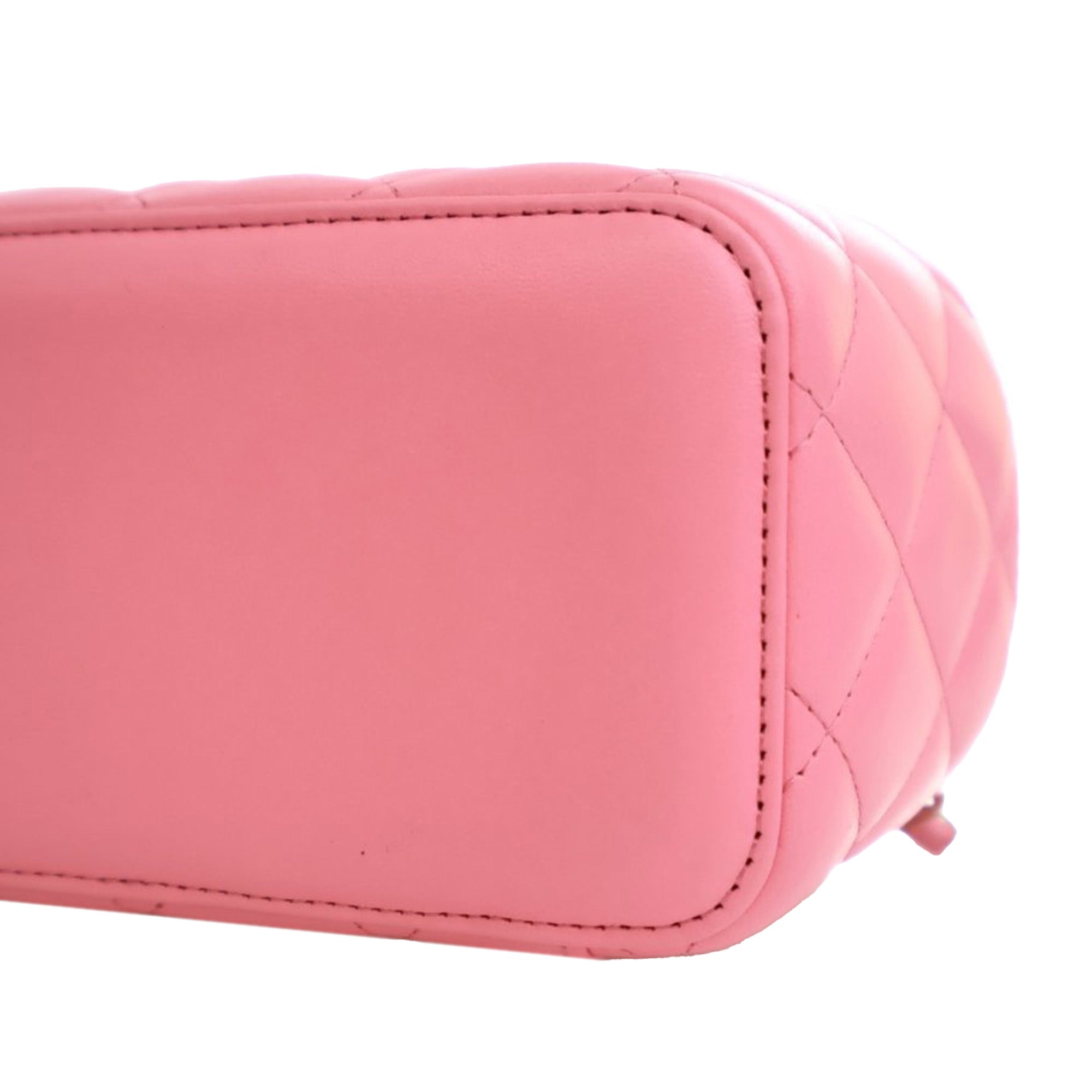 Small Quilted Lambskin Pearl Crush Vanity Case with Chain