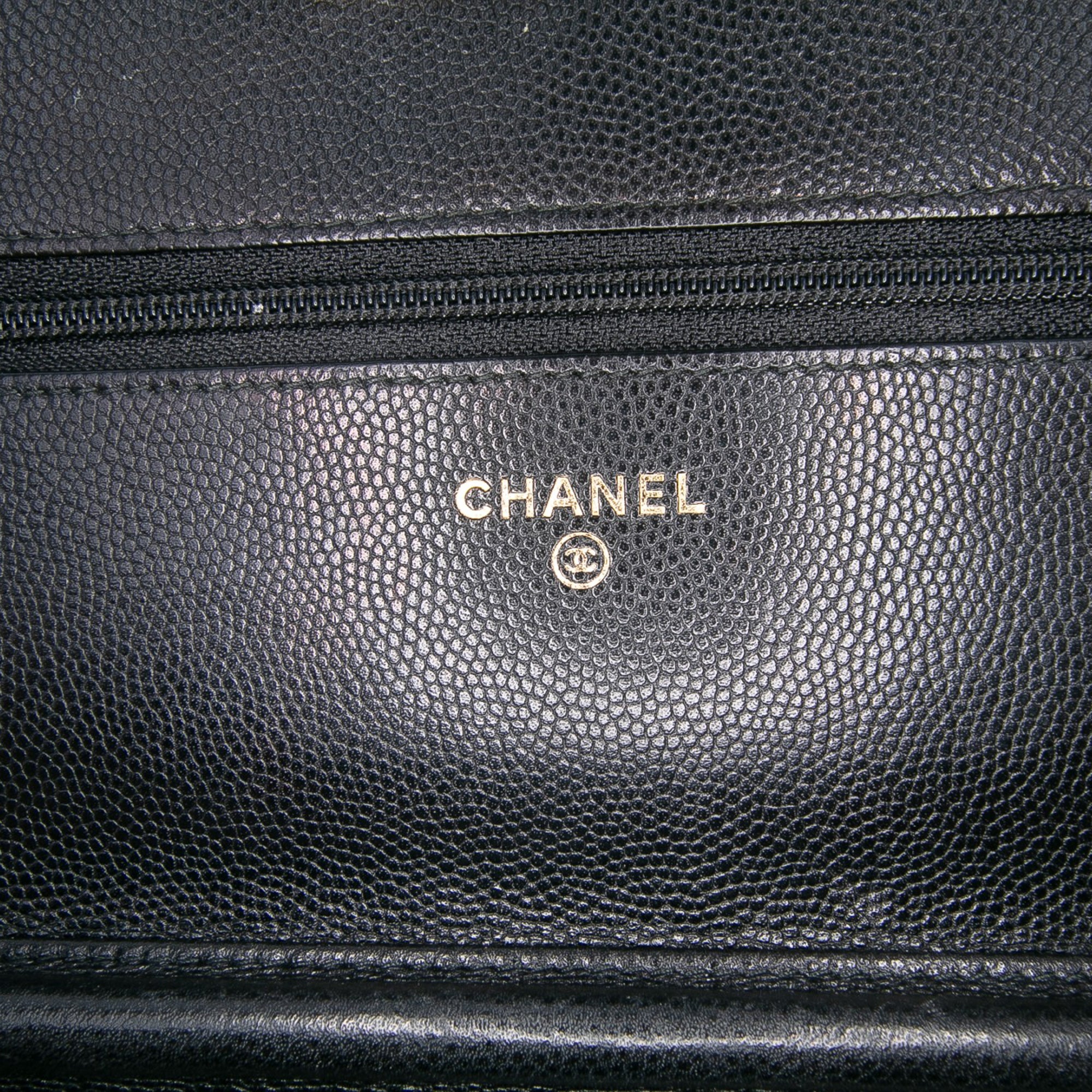 Quilted Caviar Golden Class Wallet On Chain