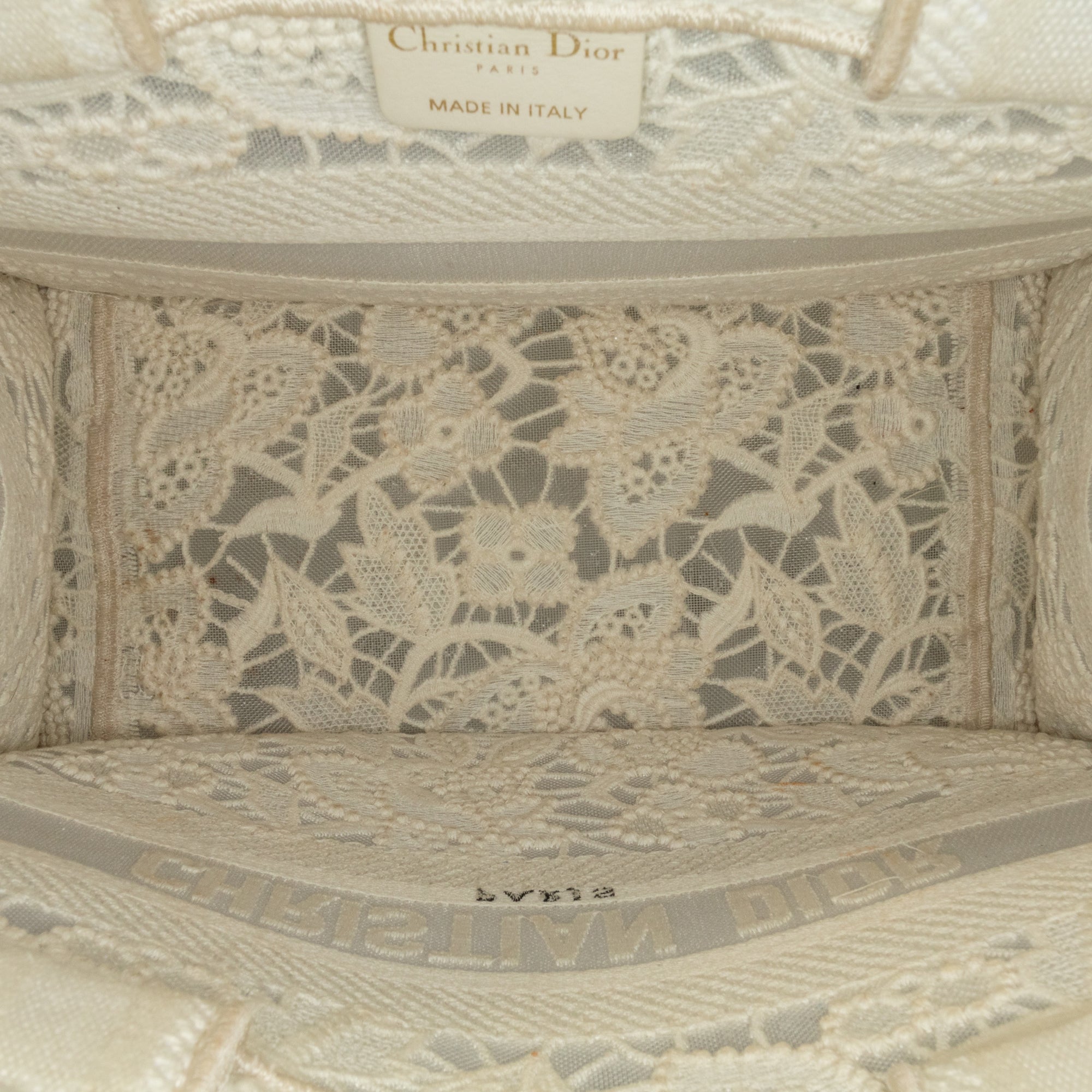 Small D-Lace Embroidery Book Tote