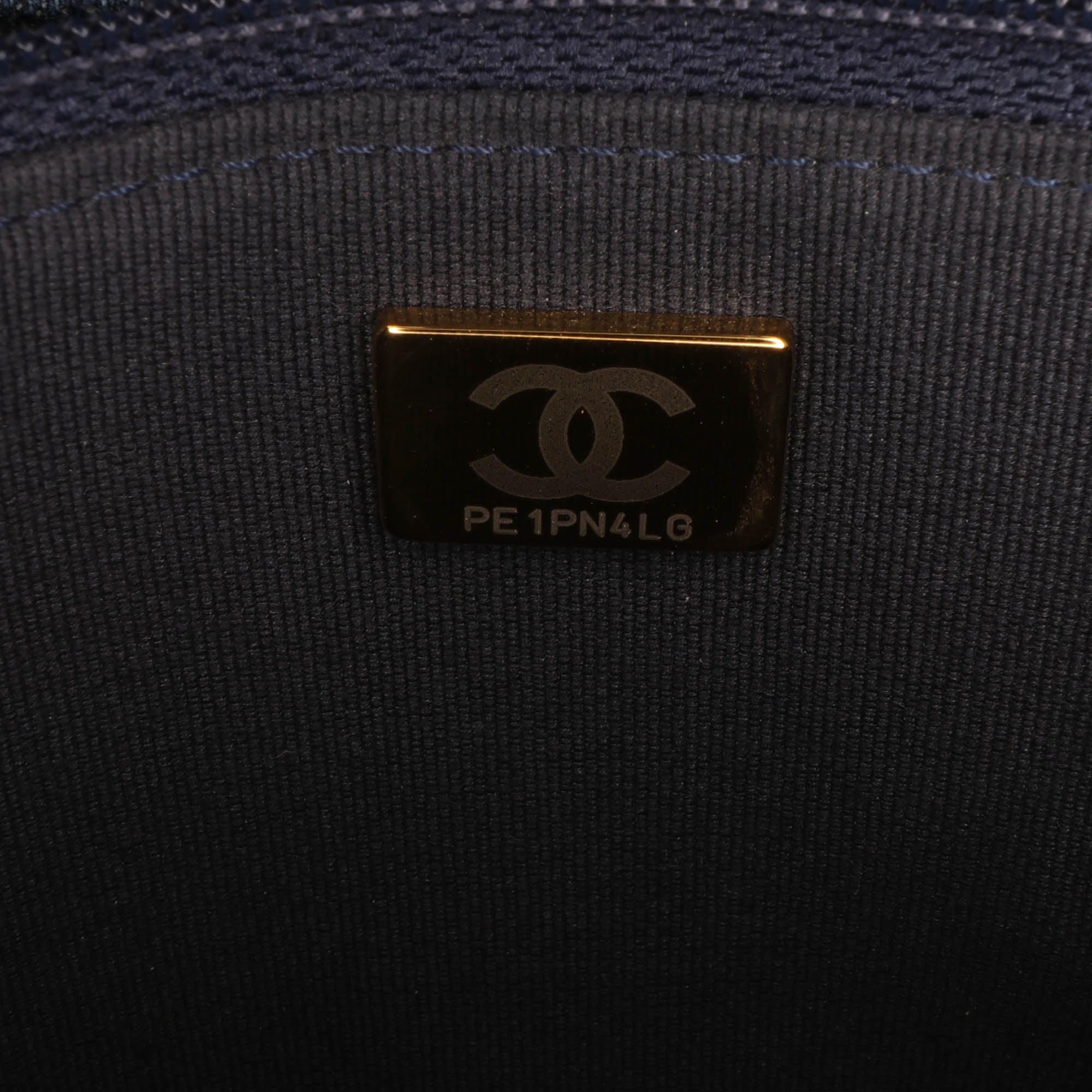 Denim Stitched 19 Flap Wallet On Chain