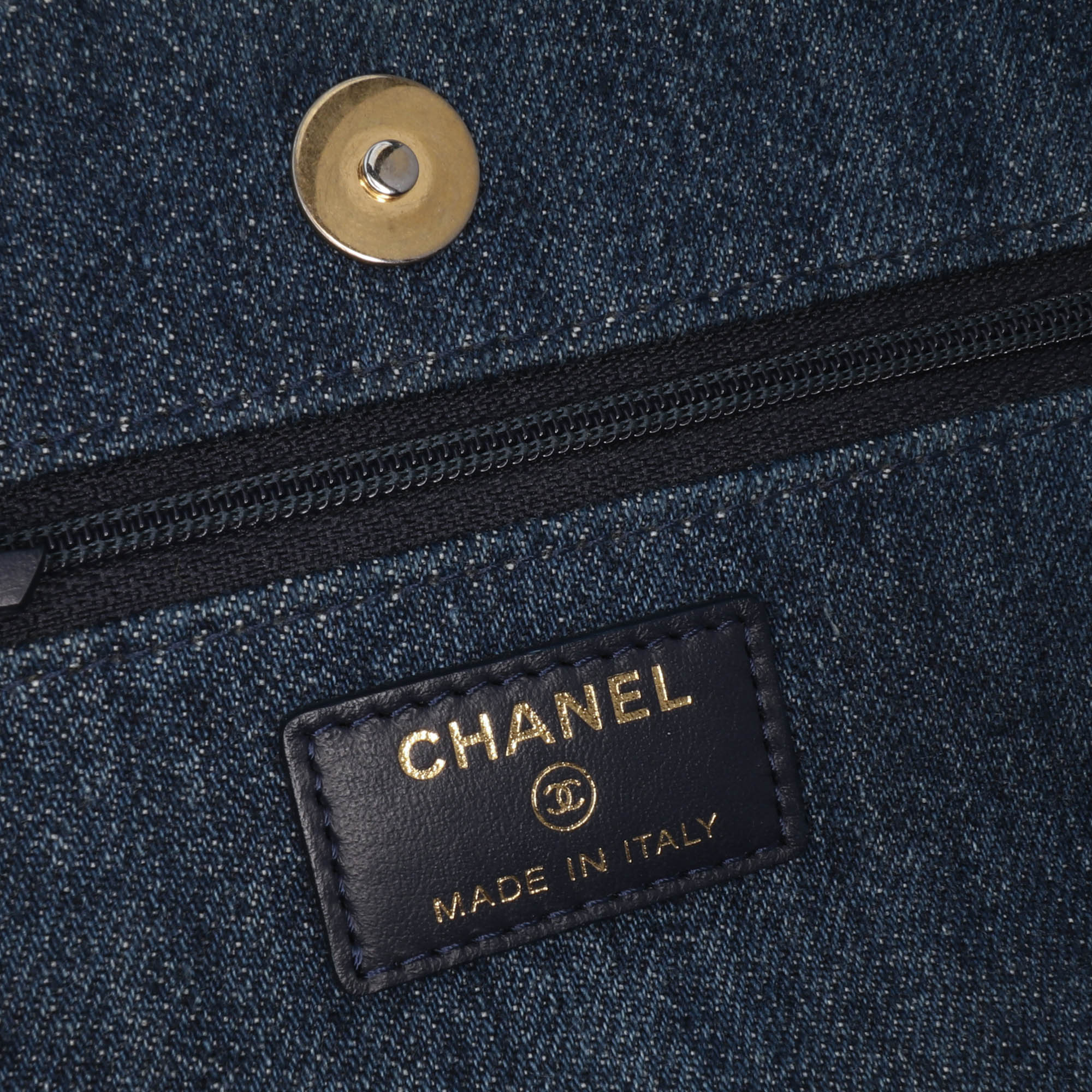 Denim Stitched 19 Flap Wallet On Chain