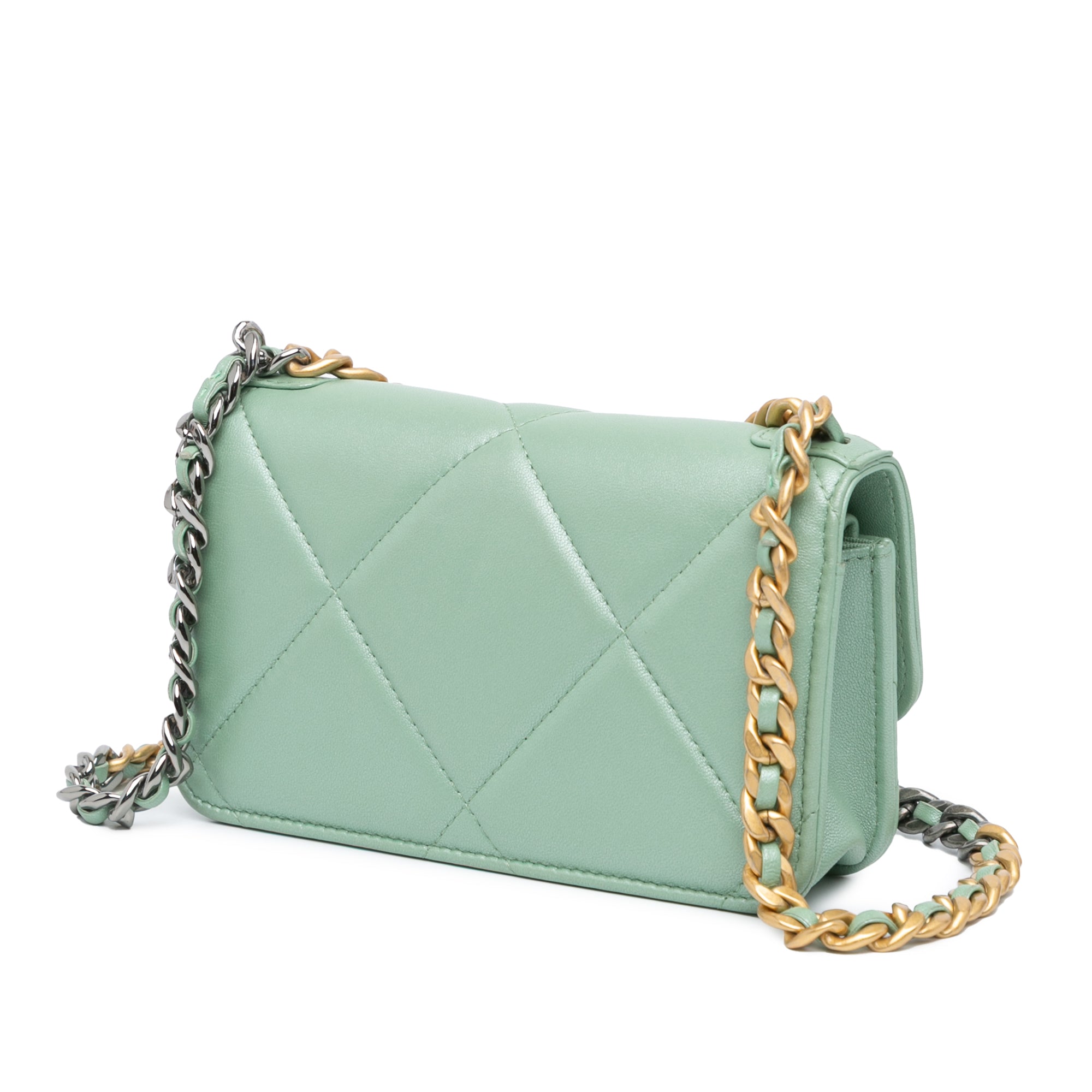 Quilted Lambskin 19 Wallet on Chain