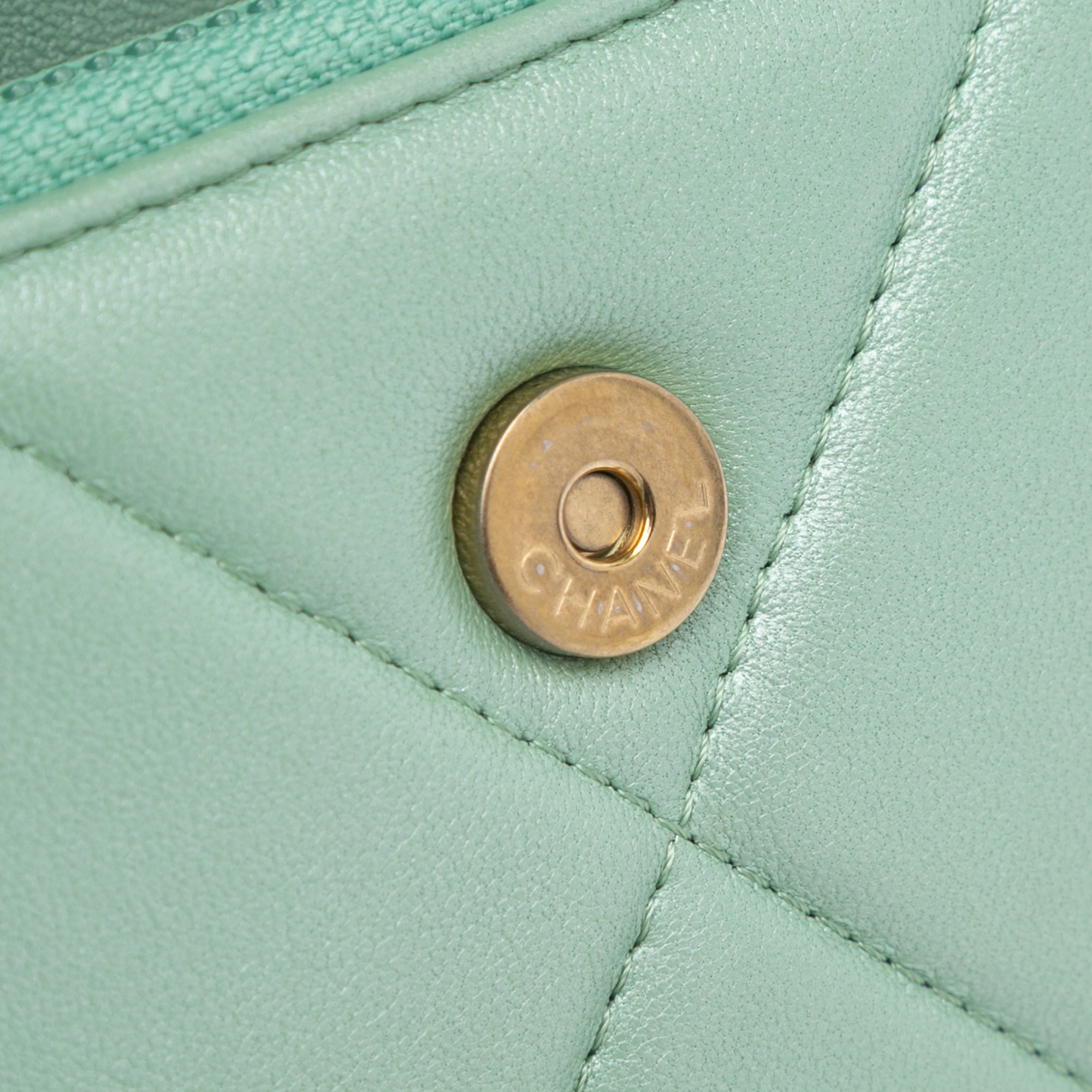 Quilted Lambskin 19 Wallet on Chain
