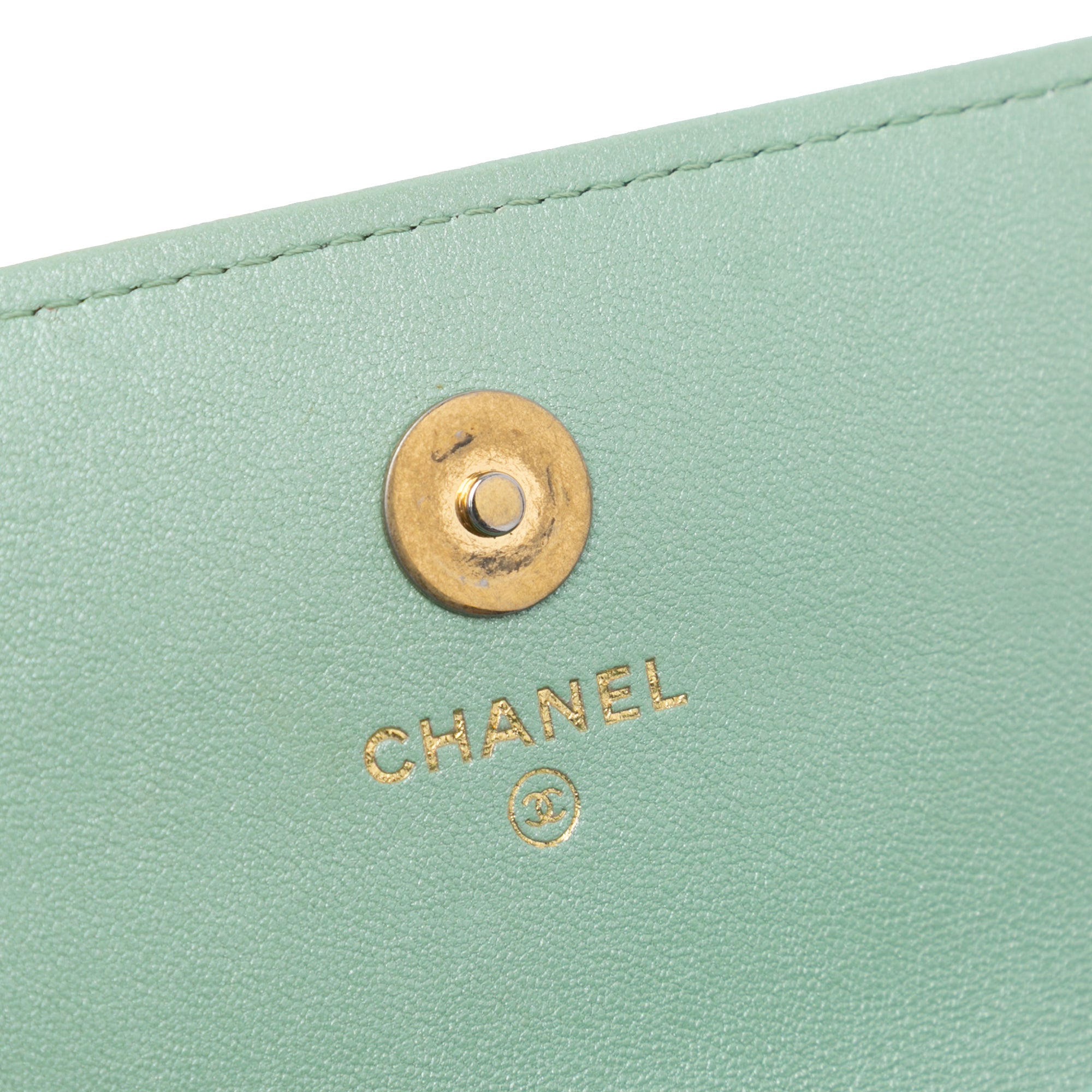 Quilted Lambskin 19 Wallet on Chain