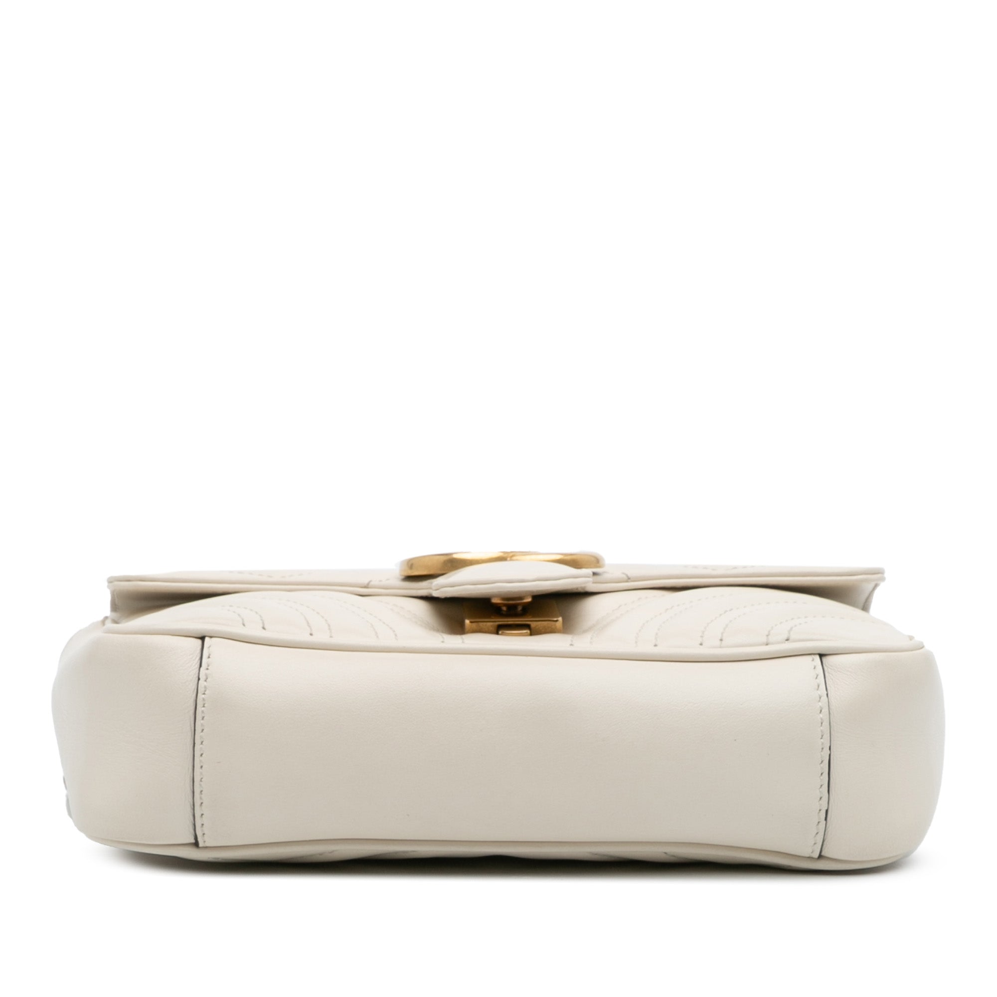 Small GG Marmont Matelasse Leather Shoulder Bag